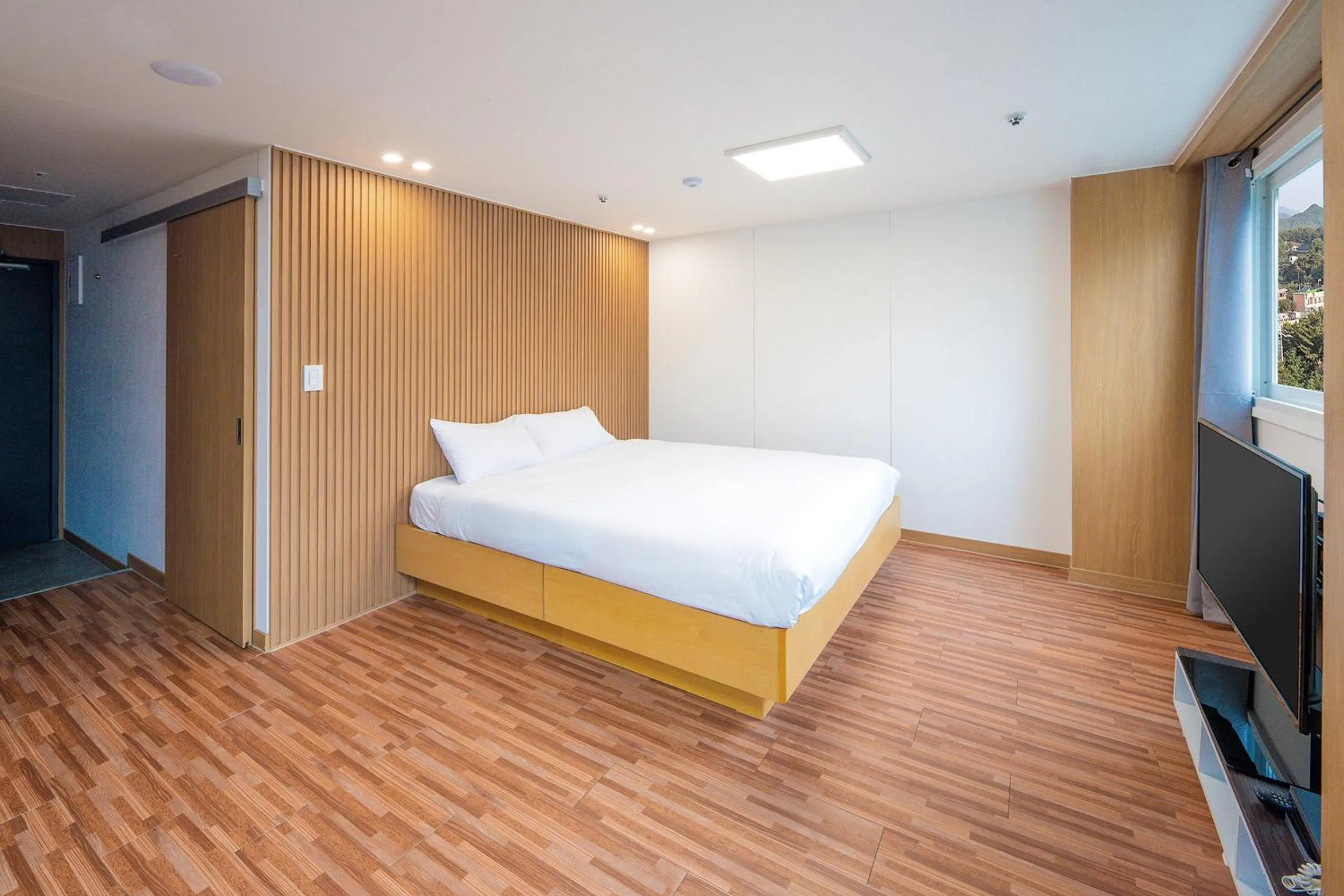 Bed in Ocean 2 You Resort Seorak Beach Hotel & Condo