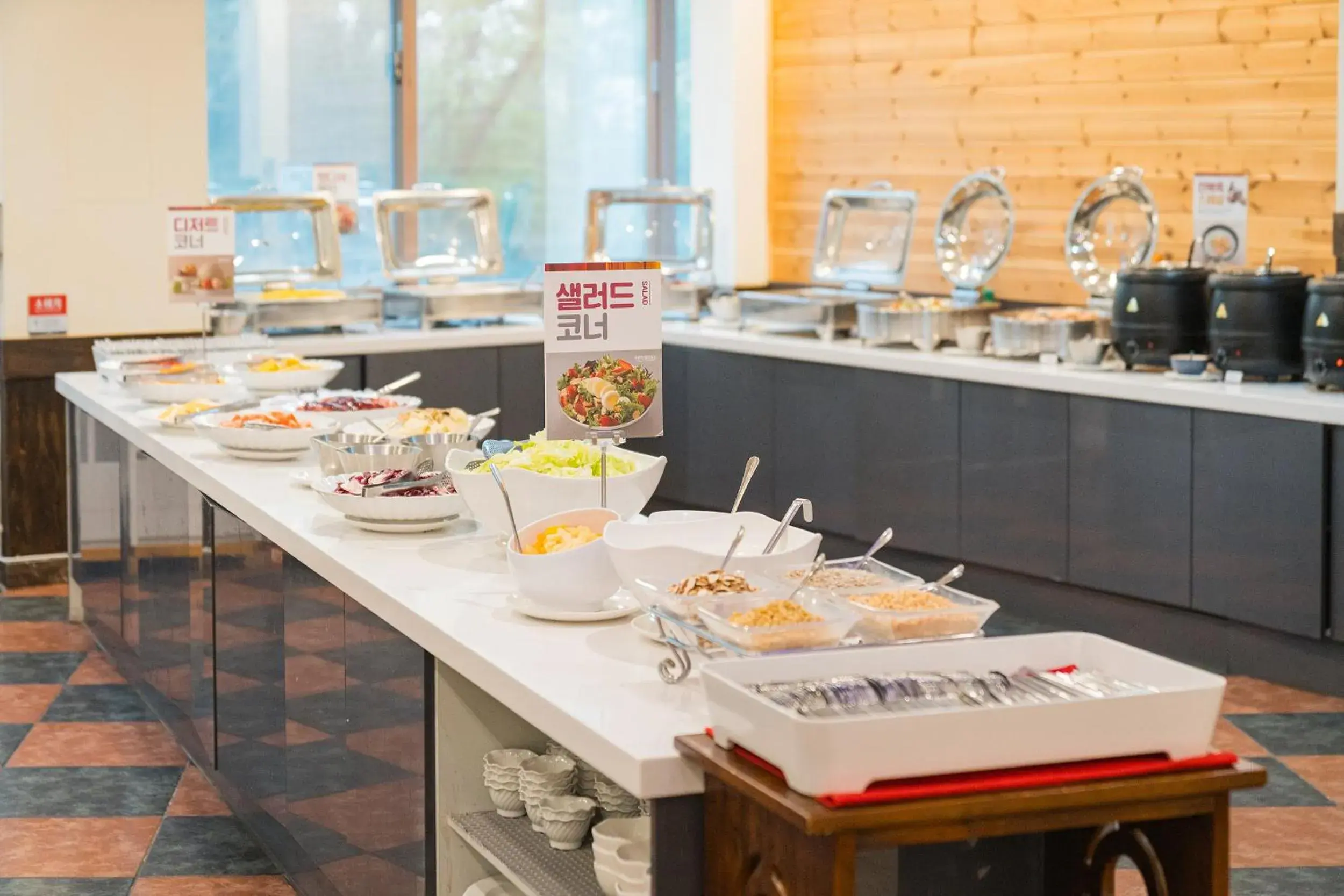 Buffet breakfast, Restaurant/Places to Eat in Ocean 2 You Resort Seorak Beach Hotel & Condo Buffet breakfast, Restaurant/Places to Eat in Ocean 2 You Resort Seorak Beach Hotel & Condo