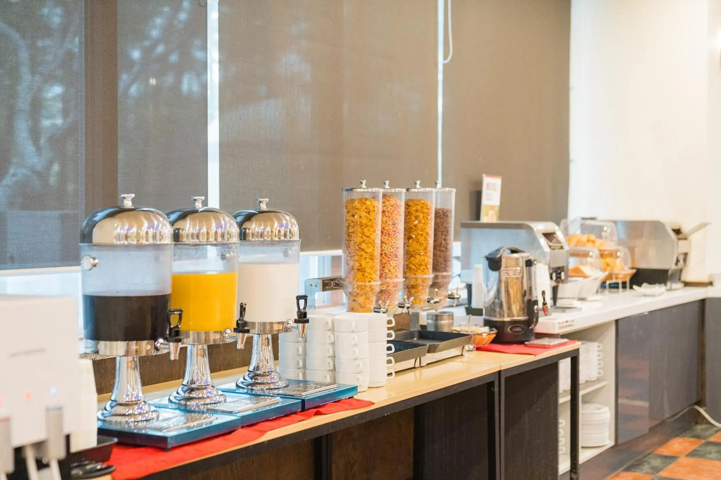 Buffet breakfast, Restaurant/Places to Eat in Ocean 2 You Resort Seorak Beach Hotel & Condo Buffet breakfast, Restaurant/Places to Eat in Ocean 2 You Resort Seorak Beach Hotel & Condo