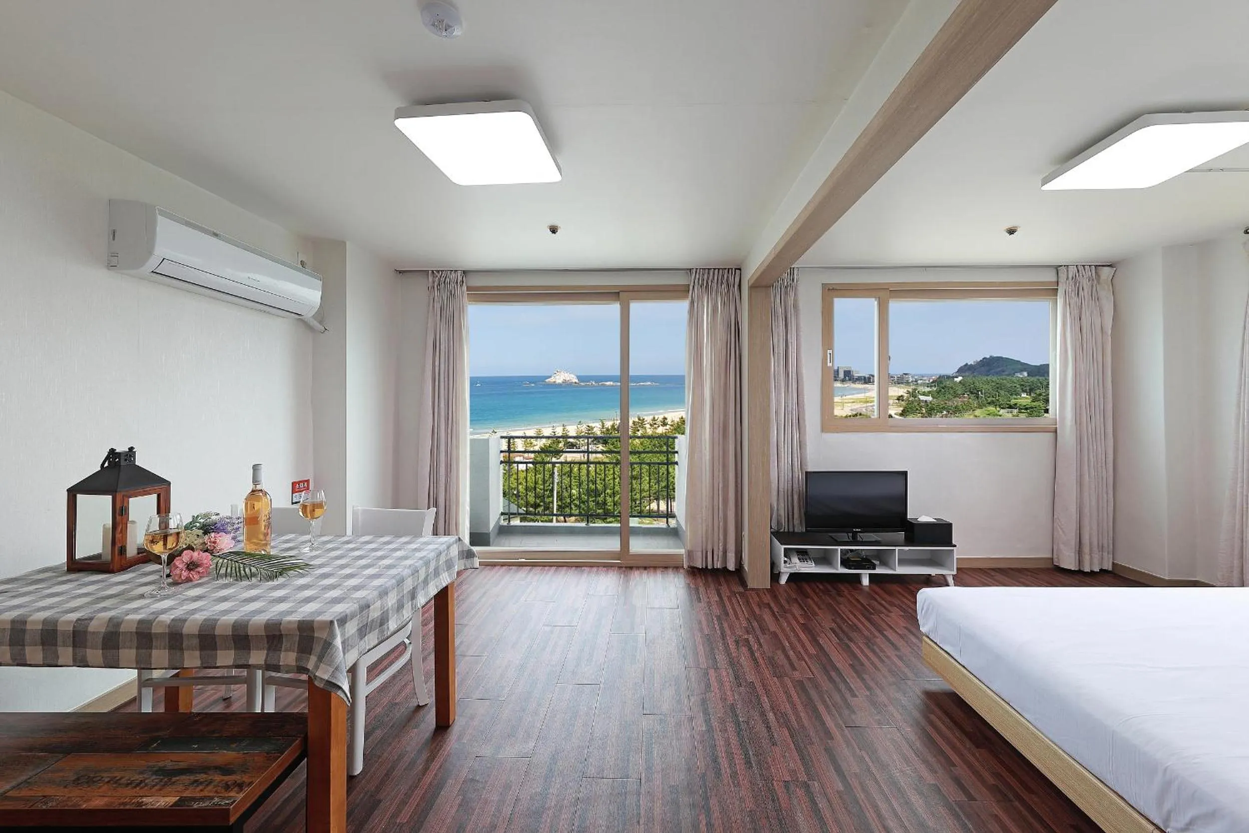 Bedroom in Ocean 2 You Resort Seorak Beach Hotel & Condo