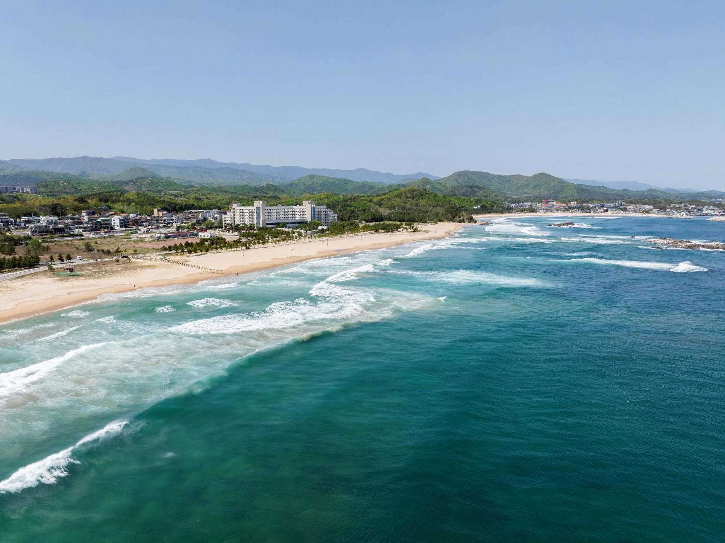 Property building in Ocean 2 You Resort Seorak Beach Hotel & Condo