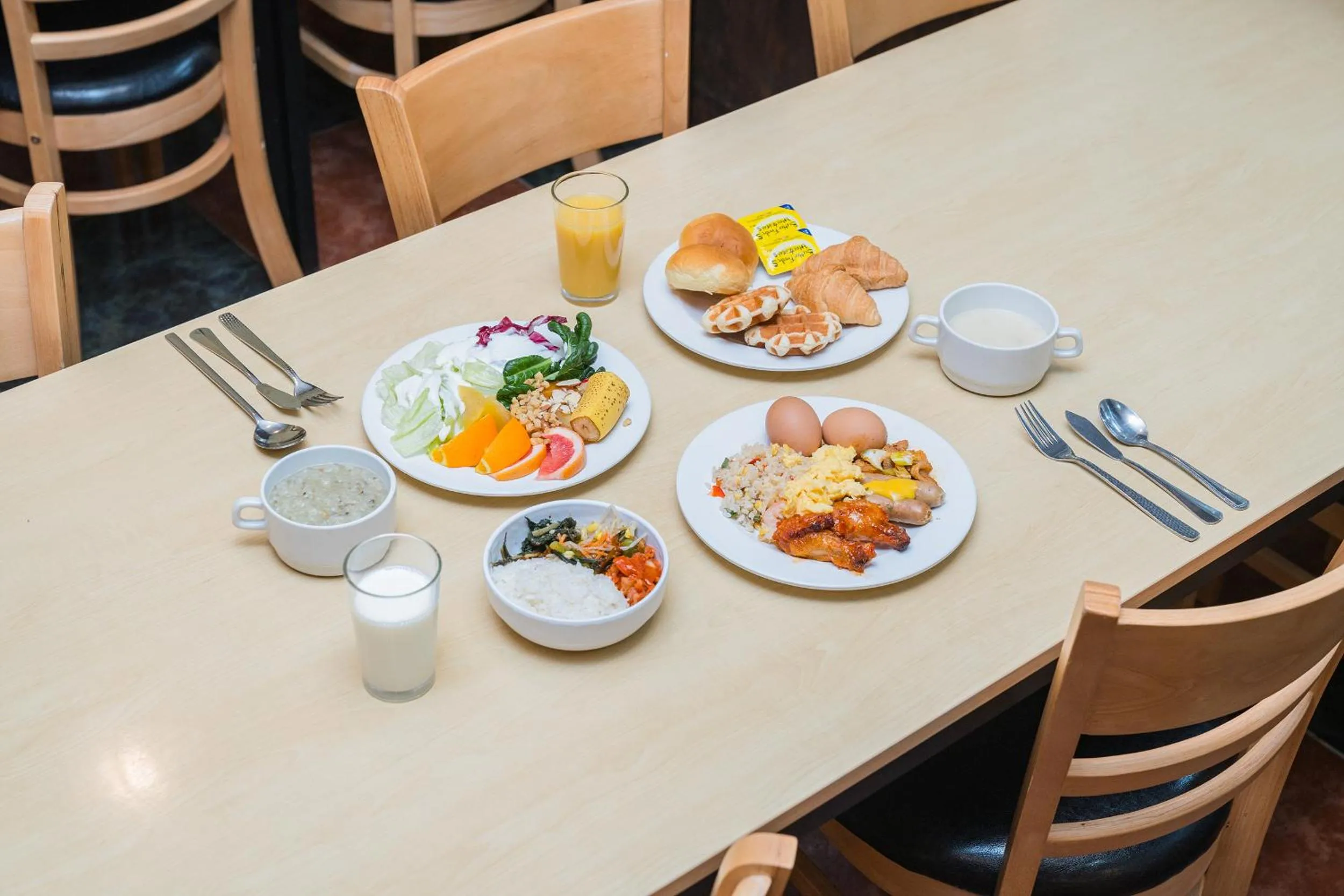 Buffet breakfast in Ocean 2 You Resort Seorak Beach Hotel & Condo