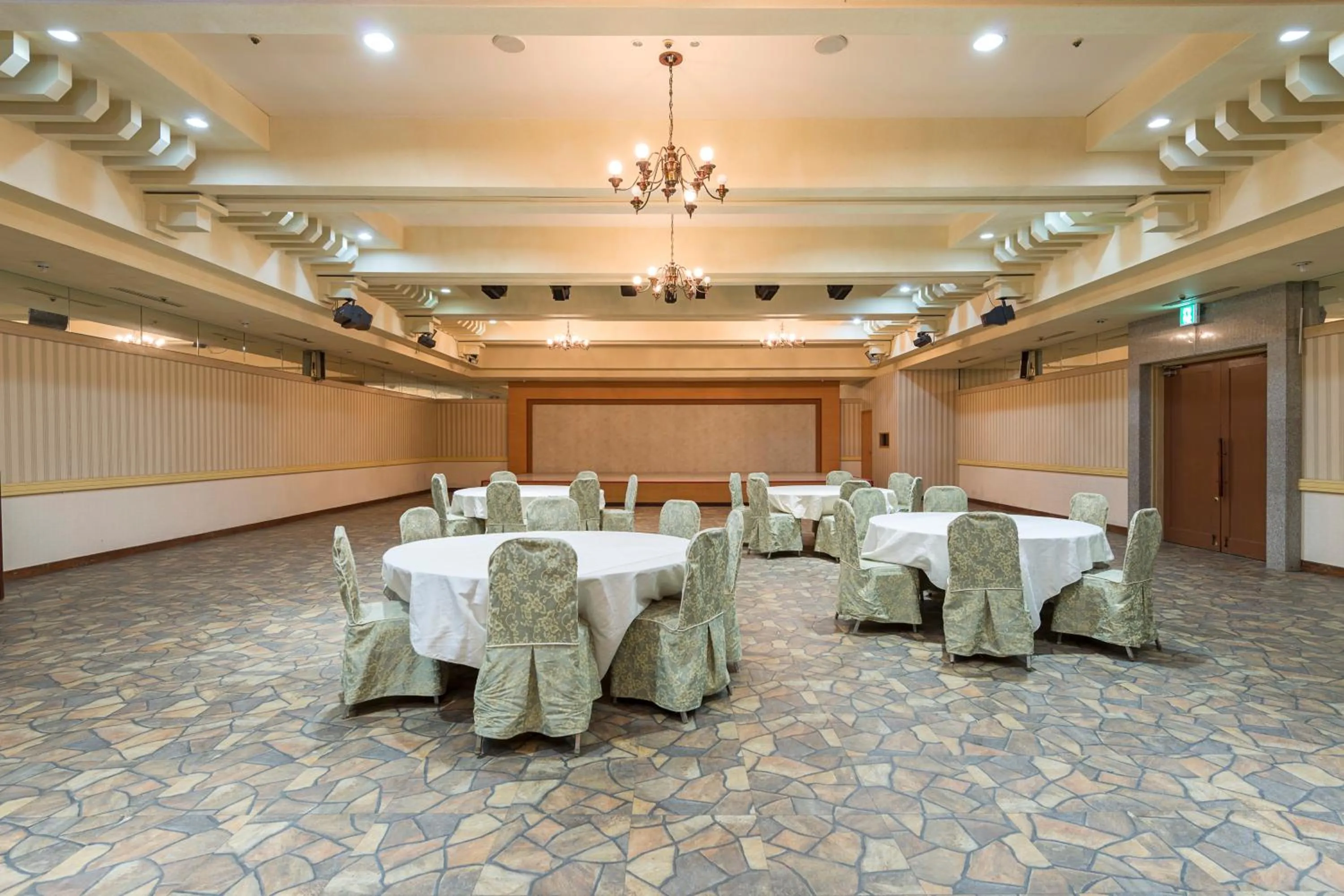 Property building, Banquet Facilities in Ocean 2 You Resort Seorak Beach Hotel & Condo