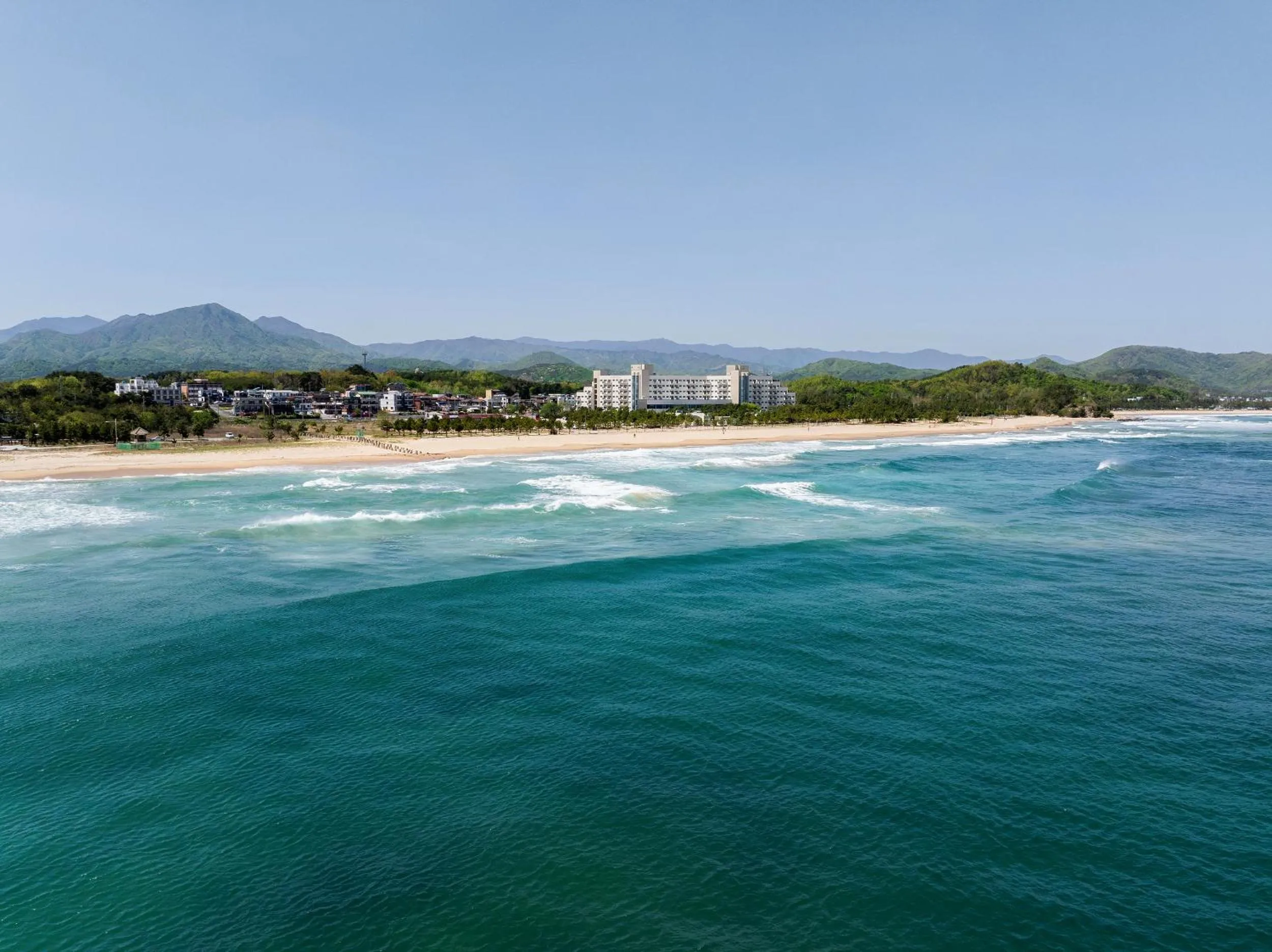 Property building in Ocean 2 You Resort Seorak Beach Hotel & Condo