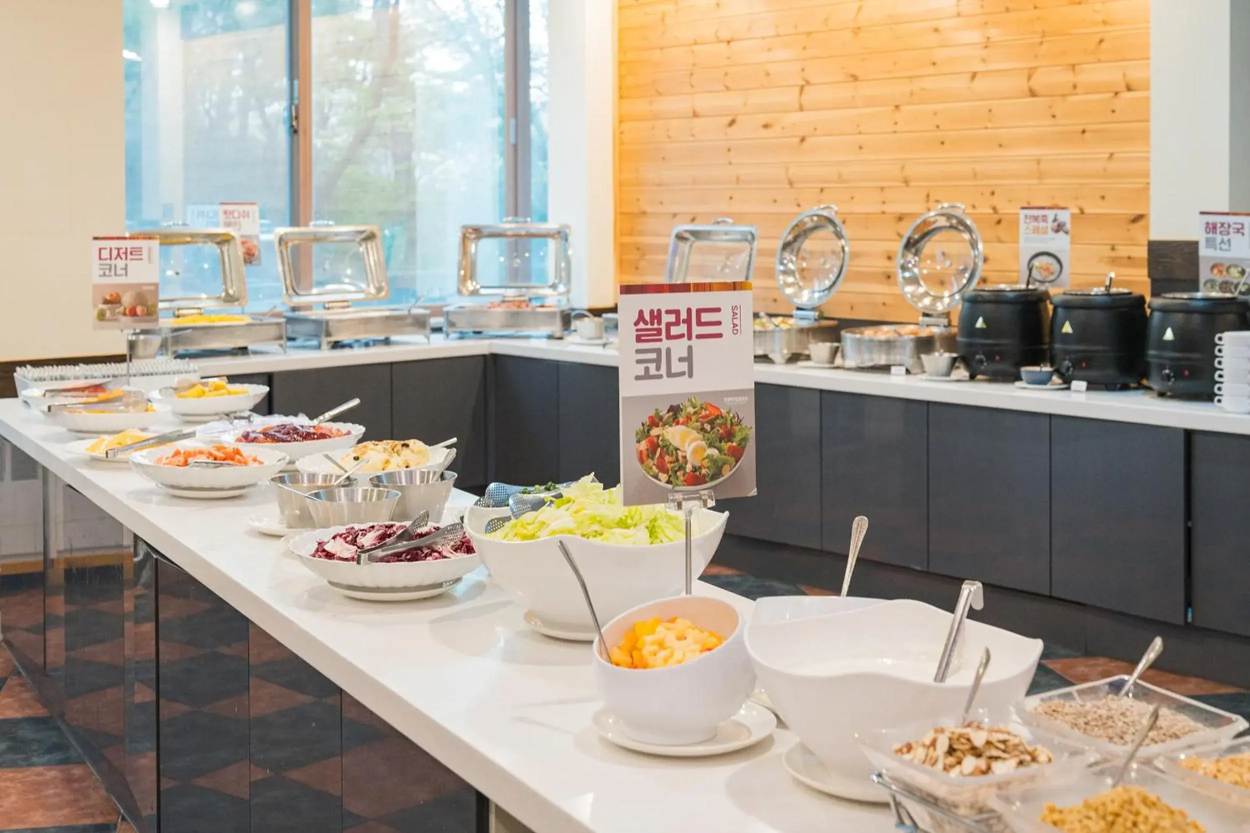 Buffet breakfast, Restaurant/Places to Eat in Ocean 2 You Resort Seorak Beach Hotel & Condo Buffet breakfast, Restaurant/Places to Eat in Ocean 2 You Resort Seorak Beach Hotel & Condo