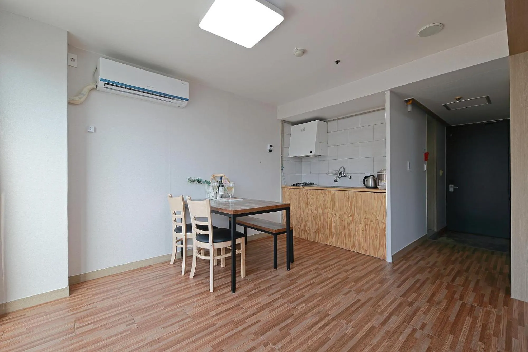 Living room, Dining Area in Ocean 2 You Resort Seorak Beach Hotel & Condo