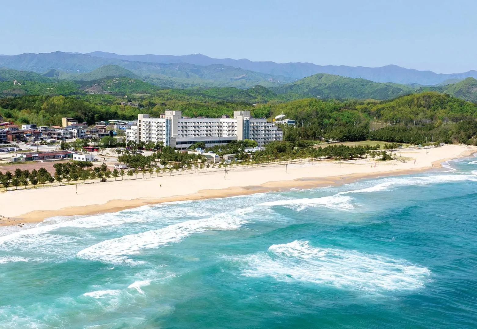 Beach in Ocean 2 You Resort Seorak Beach Hotel & Condo