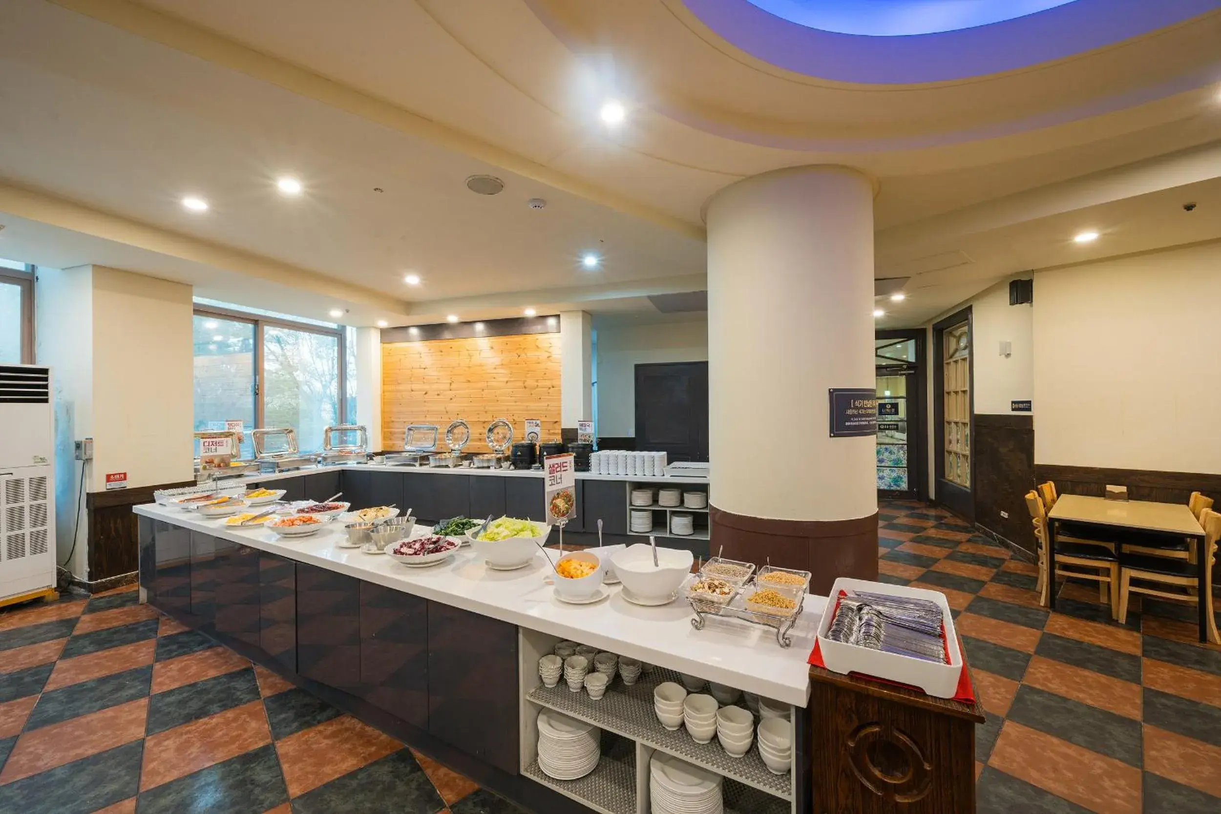 Buffet breakfast, Restaurant/Places to Eat in Ocean 2 You Resort Seorak Beach Hotel & Condo Buffet breakfast, Restaurant/Places to Eat in Ocean 2 You Resort Seorak Beach Hotel & Condo
