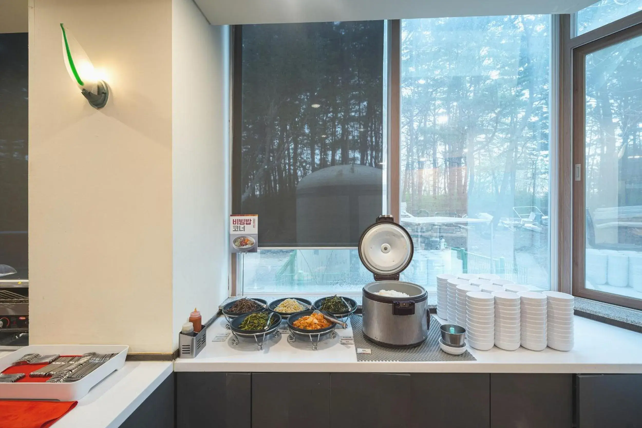 Buffet breakfast, Kitchen/Kitchenette in Ocean 2 You Resort Seorak Beach Hotel & Condo Buffet breakfast, Kitchen/Kitchenette in Ocean 2 You Resort Seorak Beach Hotel & Condo