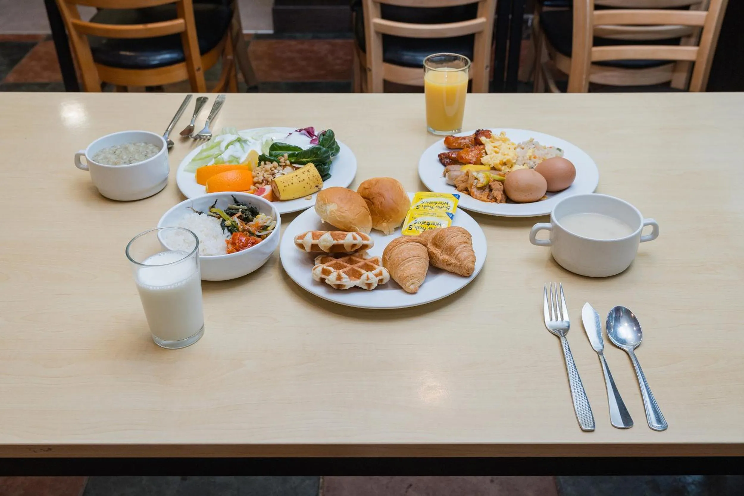 Buffet breakfast in Ocean 2 You Resort Seorak Beach Hotel & Condo