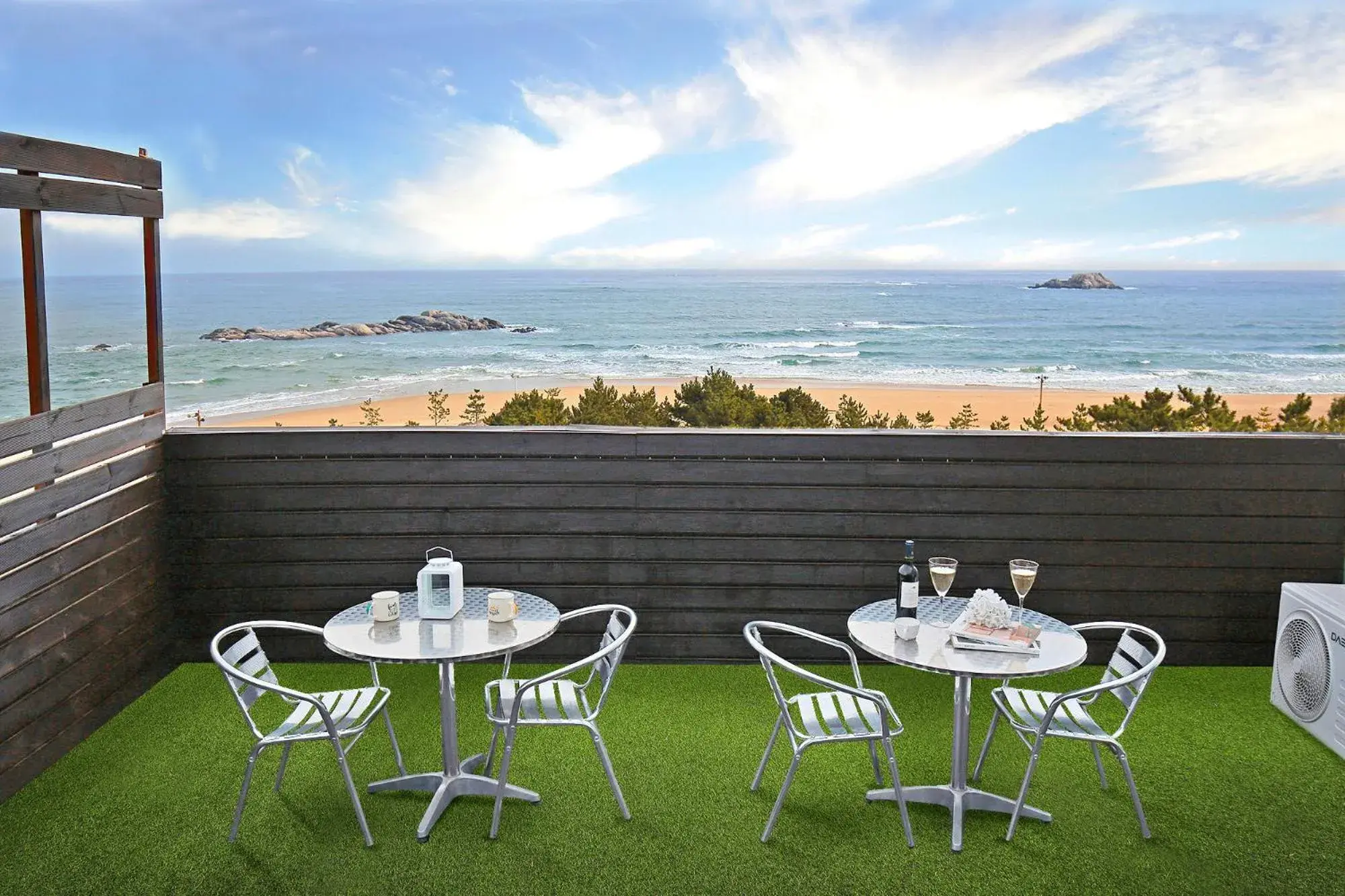 Sea view in Ocean 2 You Resort Seorak Beach Hotel & Condo Sea view in Ocean 2 You Resort Seorak Beach Hotel & Condo