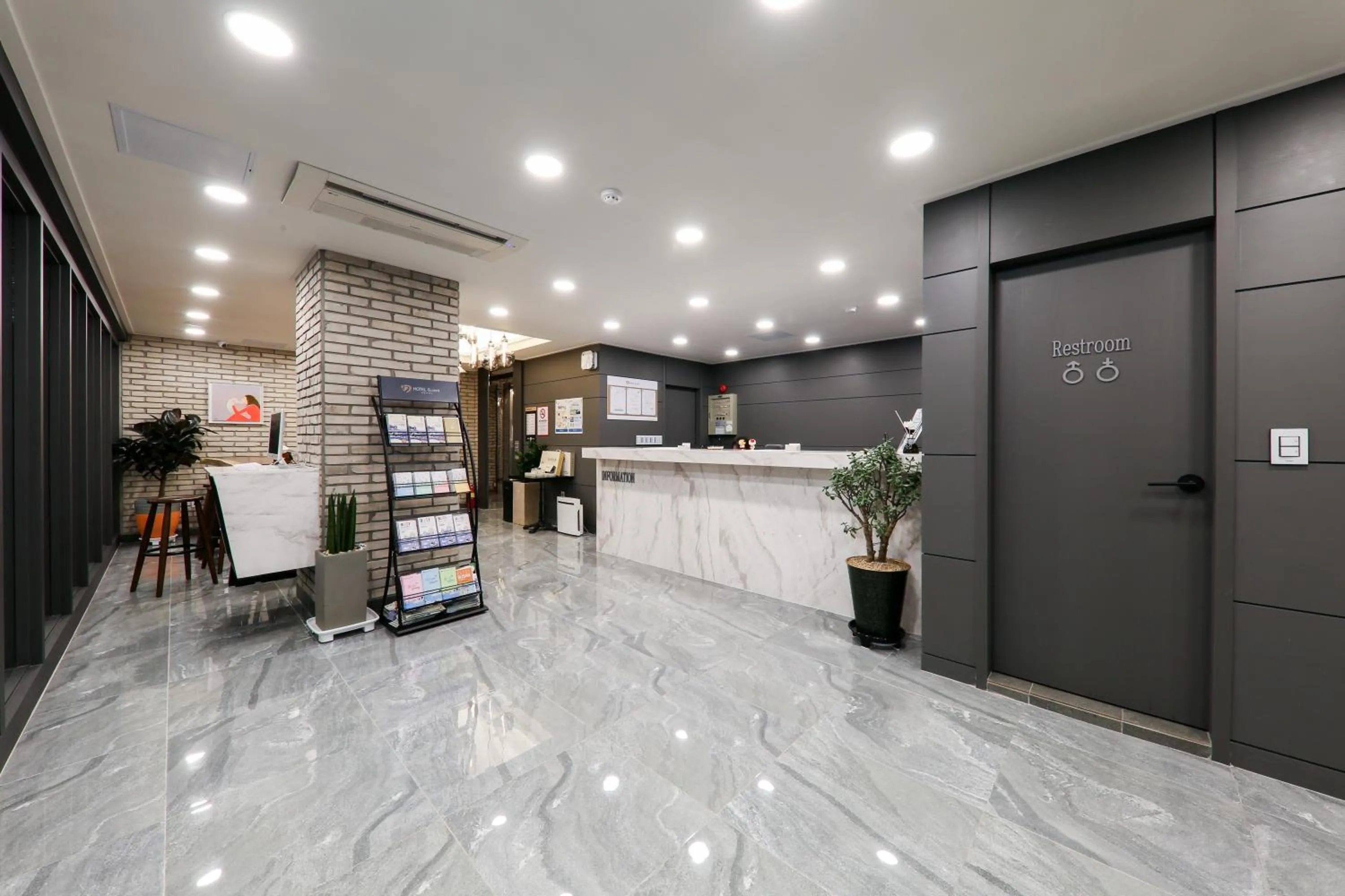 Lobby or reception in Bcent hotel