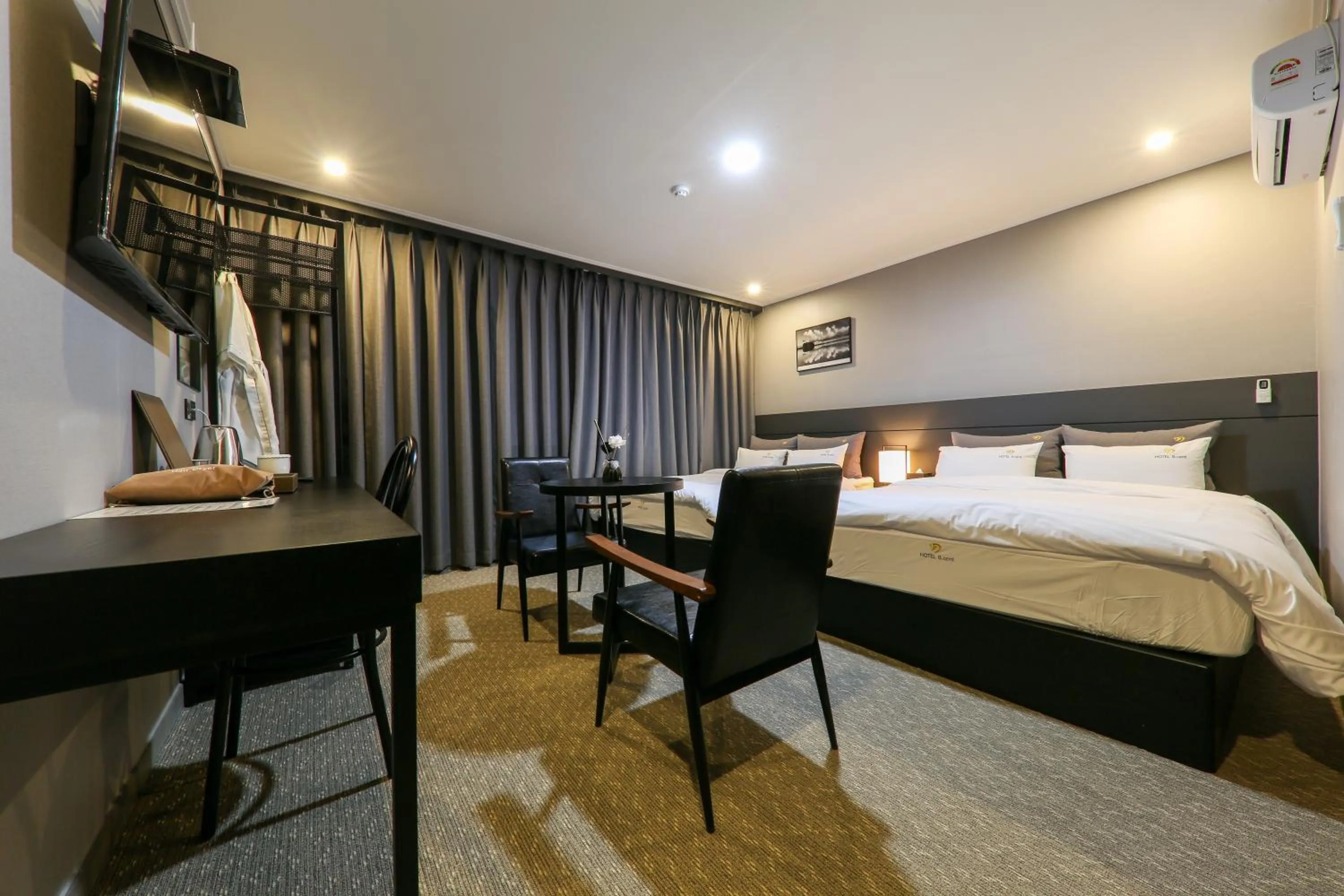 Coffee/tea facilities in Bcent hotel