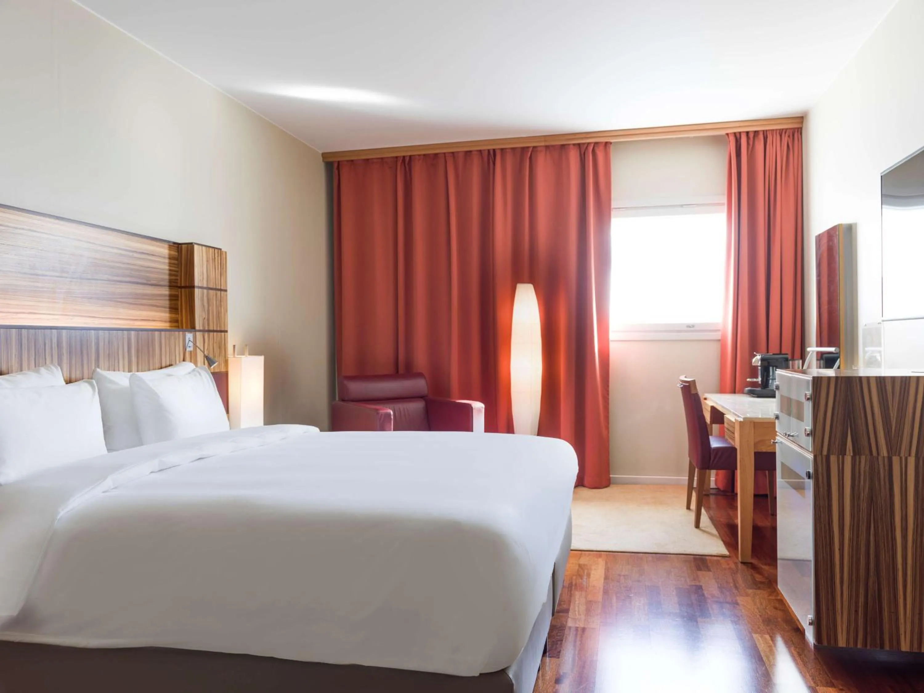 Photo of the whole room, Bed in Radisson Blu Airport Terminal Hotel