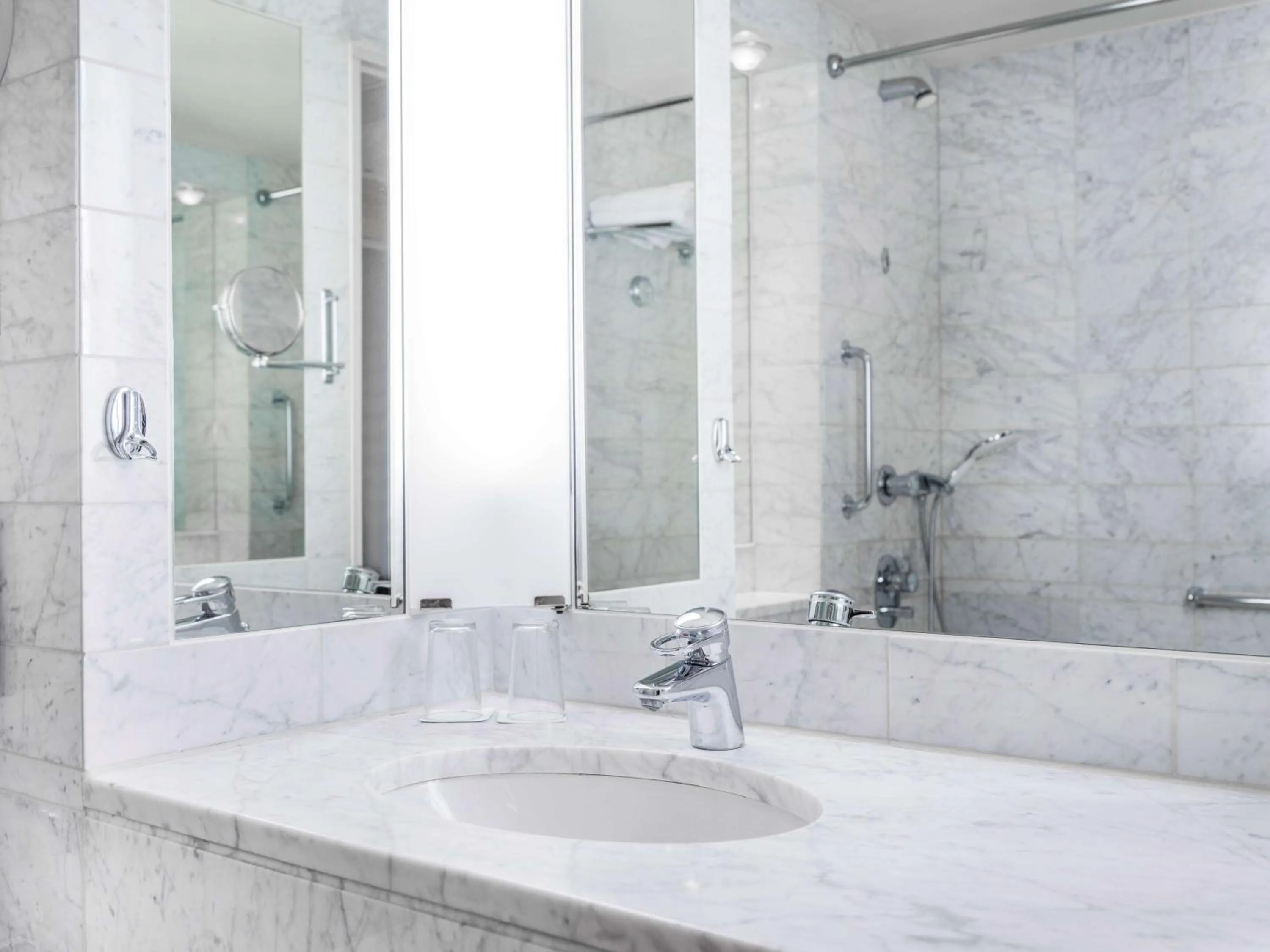 Bathroom in Radisson Blu Airport Terminal Hotel