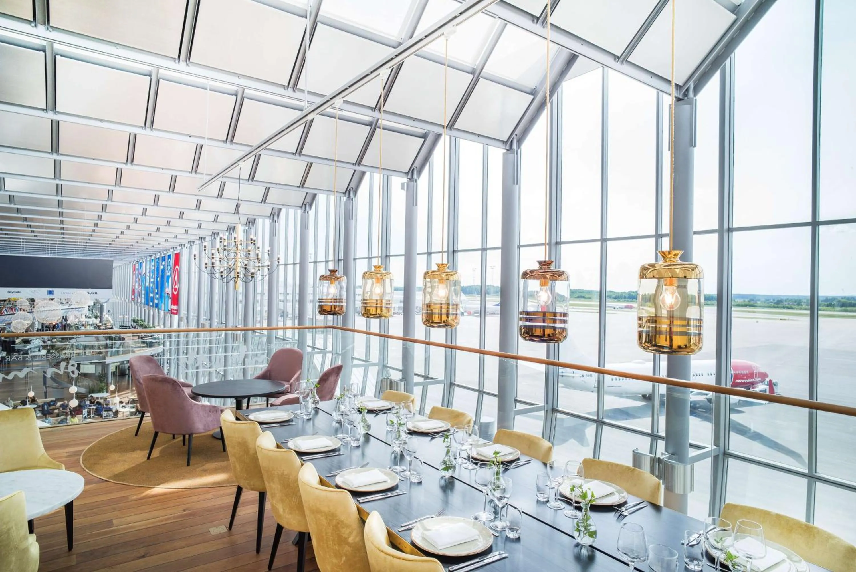 Restaurant/places to eat in Radisson Blu Airport Terminal Hotel