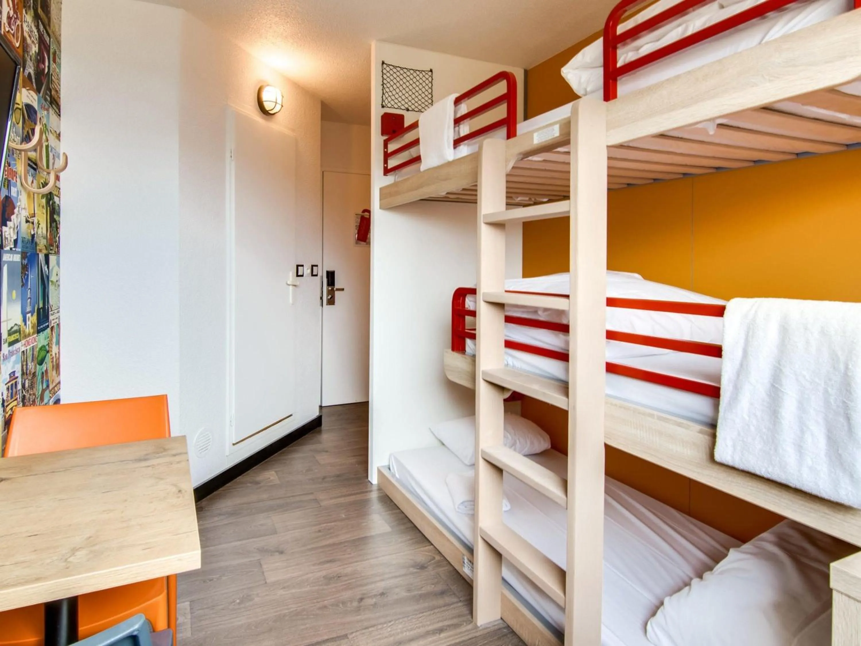 Bedroom, Bed in HotelF1 Bourges Le Subdray