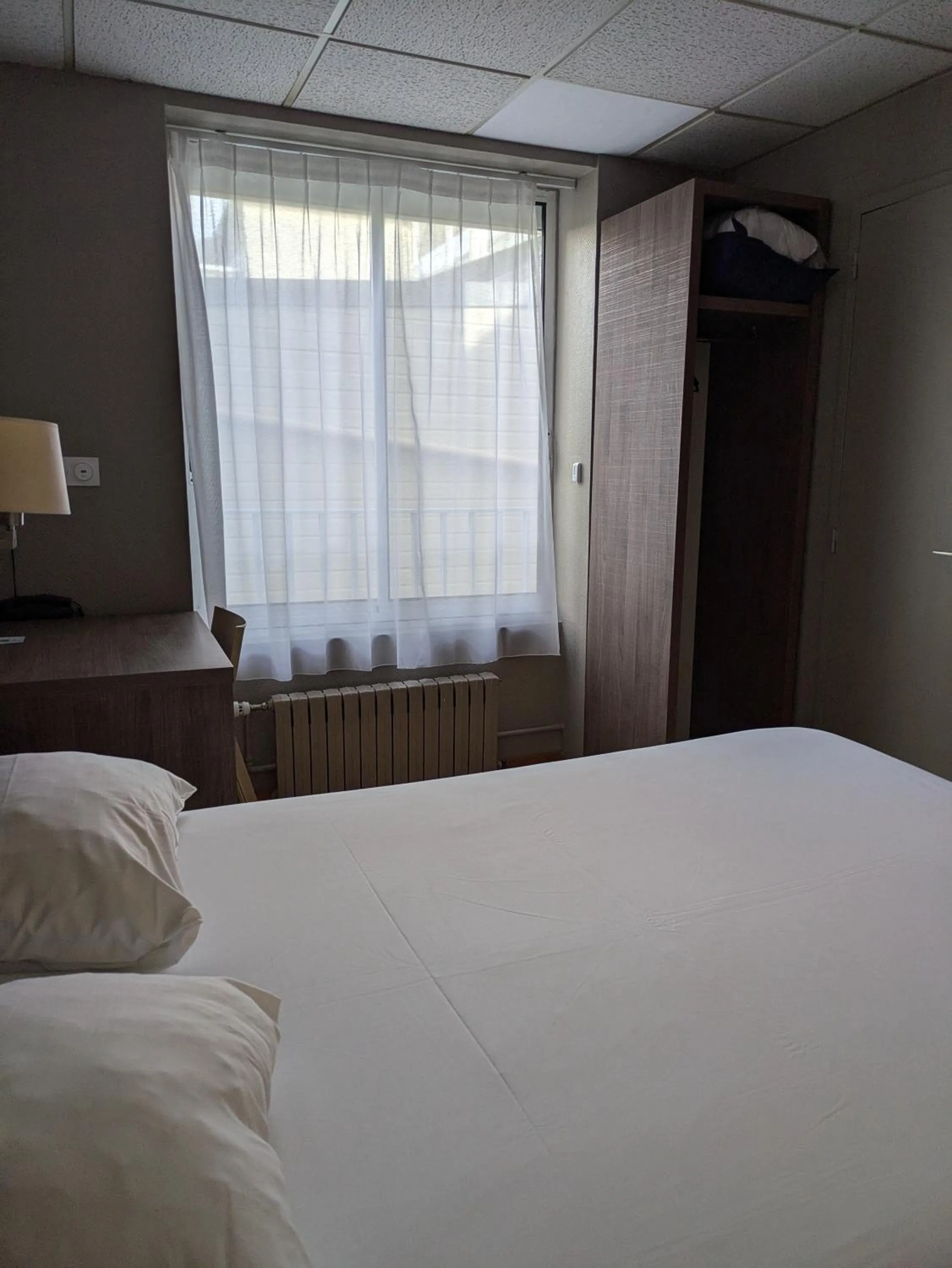 Photo of the whole room, Bed in Hotel de la Gare Brest