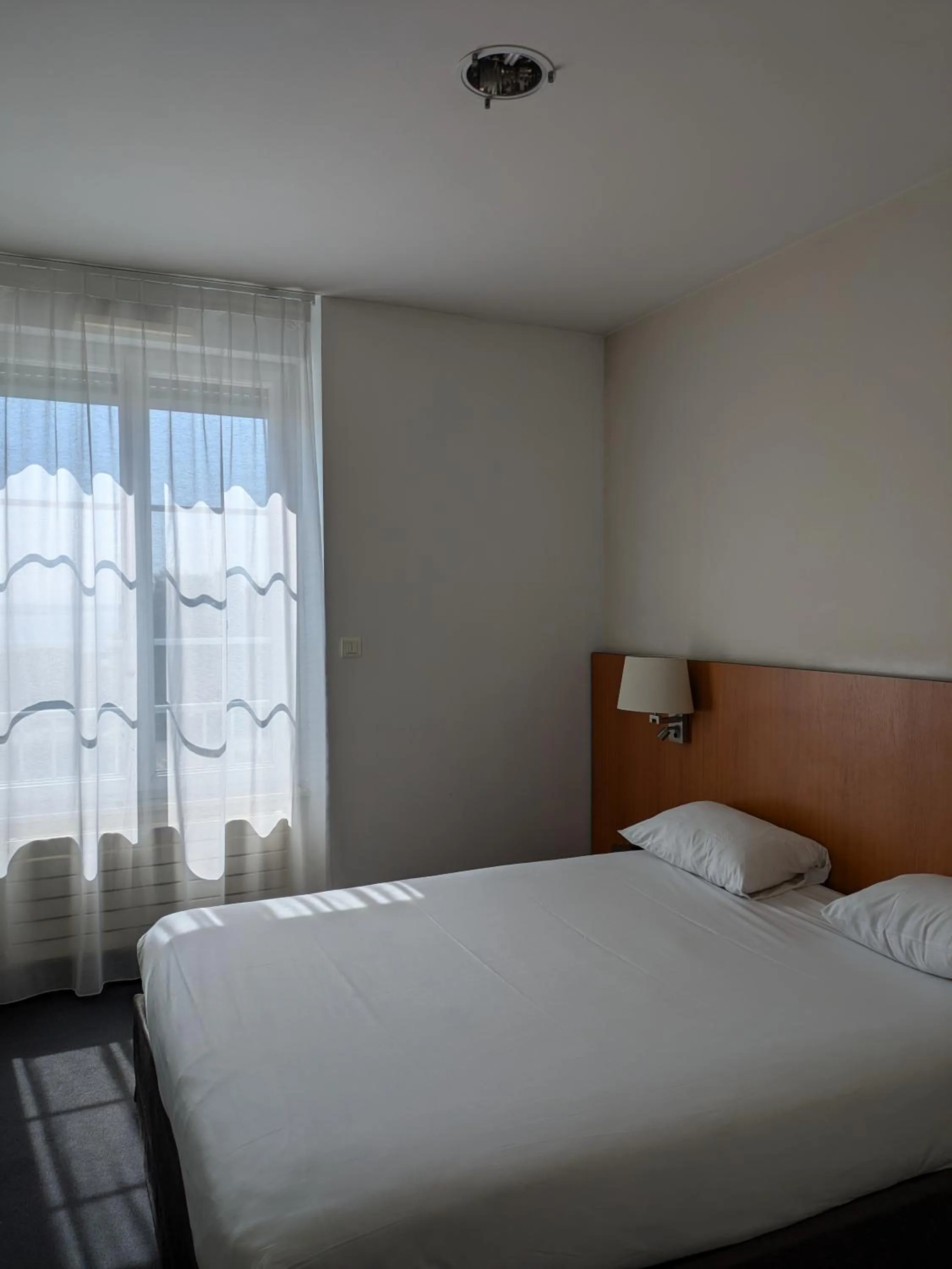 Bed in Hotel de la Gare Brest