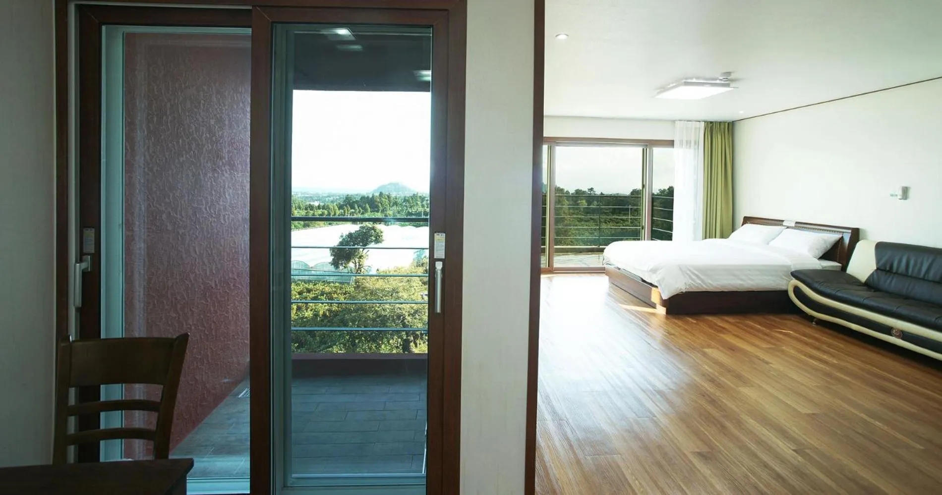 Photo of the whole room in Oasis Pension