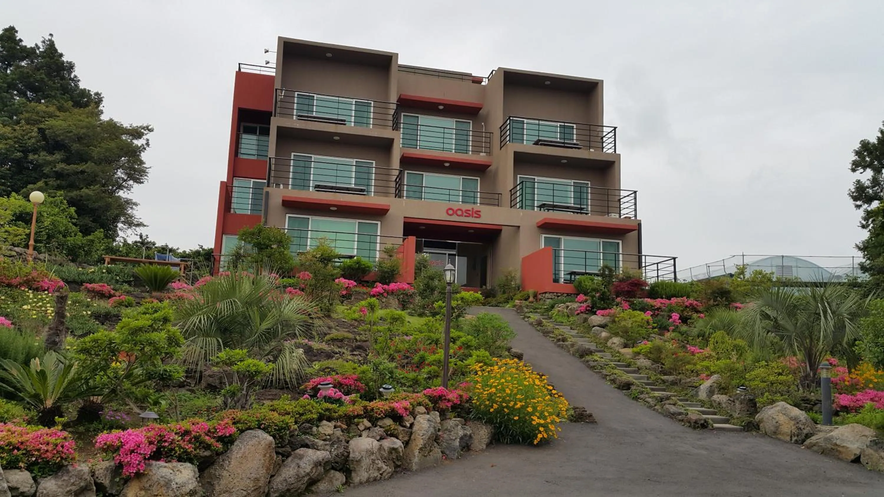 Facade/entrance, Property Building in Oasis Pension