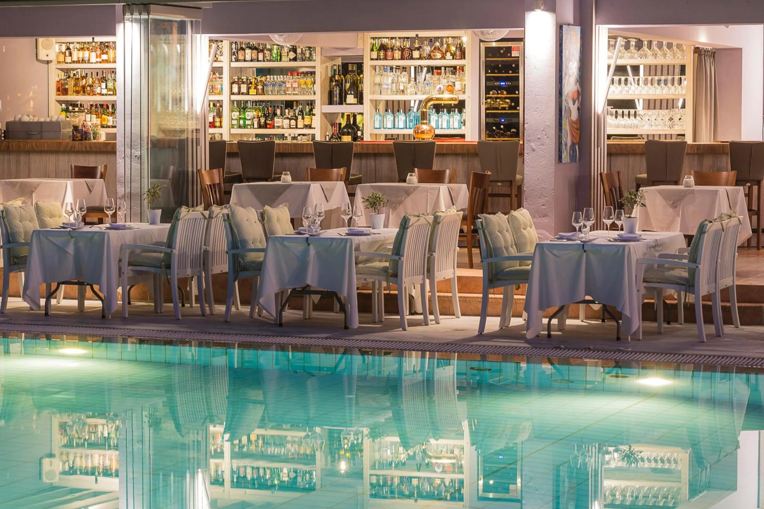 Lounge or bar in La Piscine Art Hotel, Philian Hotels and Resorts