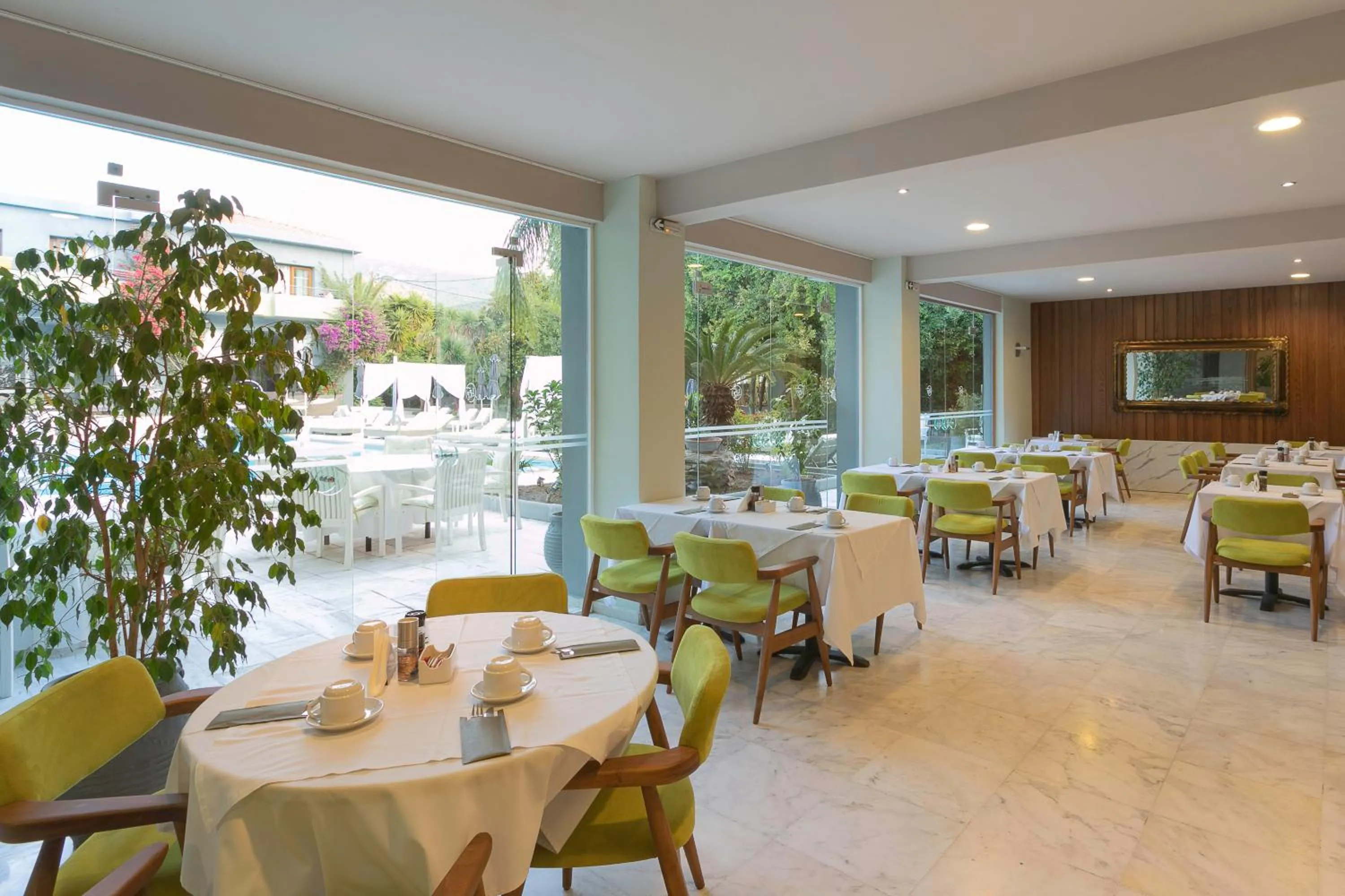 Restaurant/places to eat in La Piscine Art Hotel, Philian Hotels and Resorts