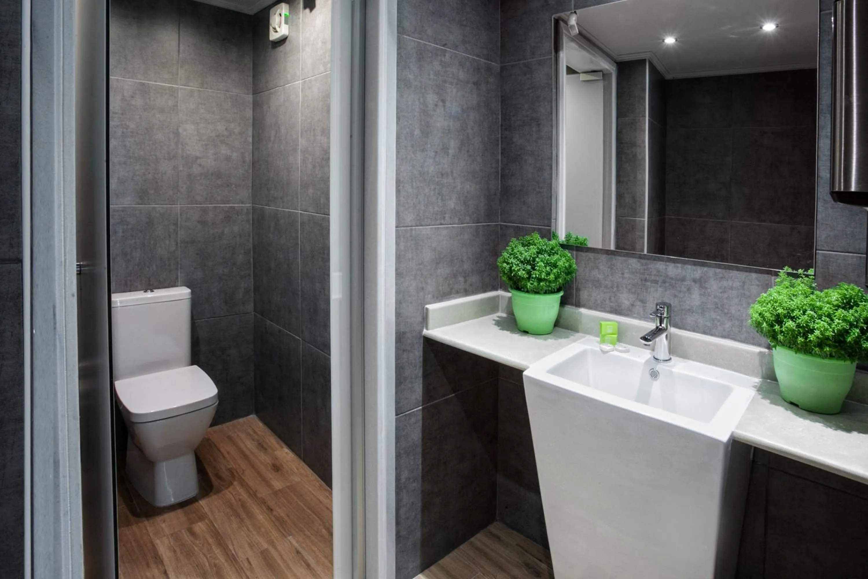 Bathroom in La Piscine Art Hotel, Philian Hotels and Resorts