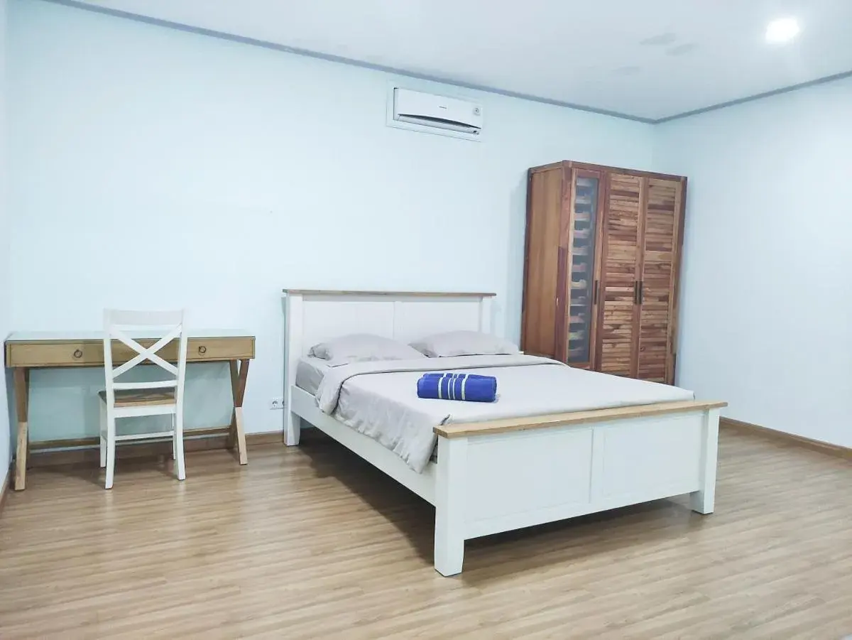 Bed in Urbanest Inn House TB Simatupang Bed in Urbanest Inn House TB Simatupang