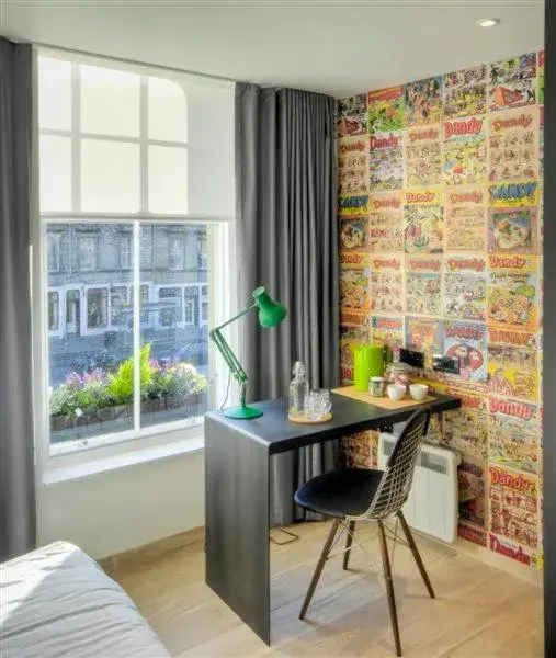 Bedroom, Bed in Grassmarket Hotel Bedroom, Bed in Grassmarket Hotel