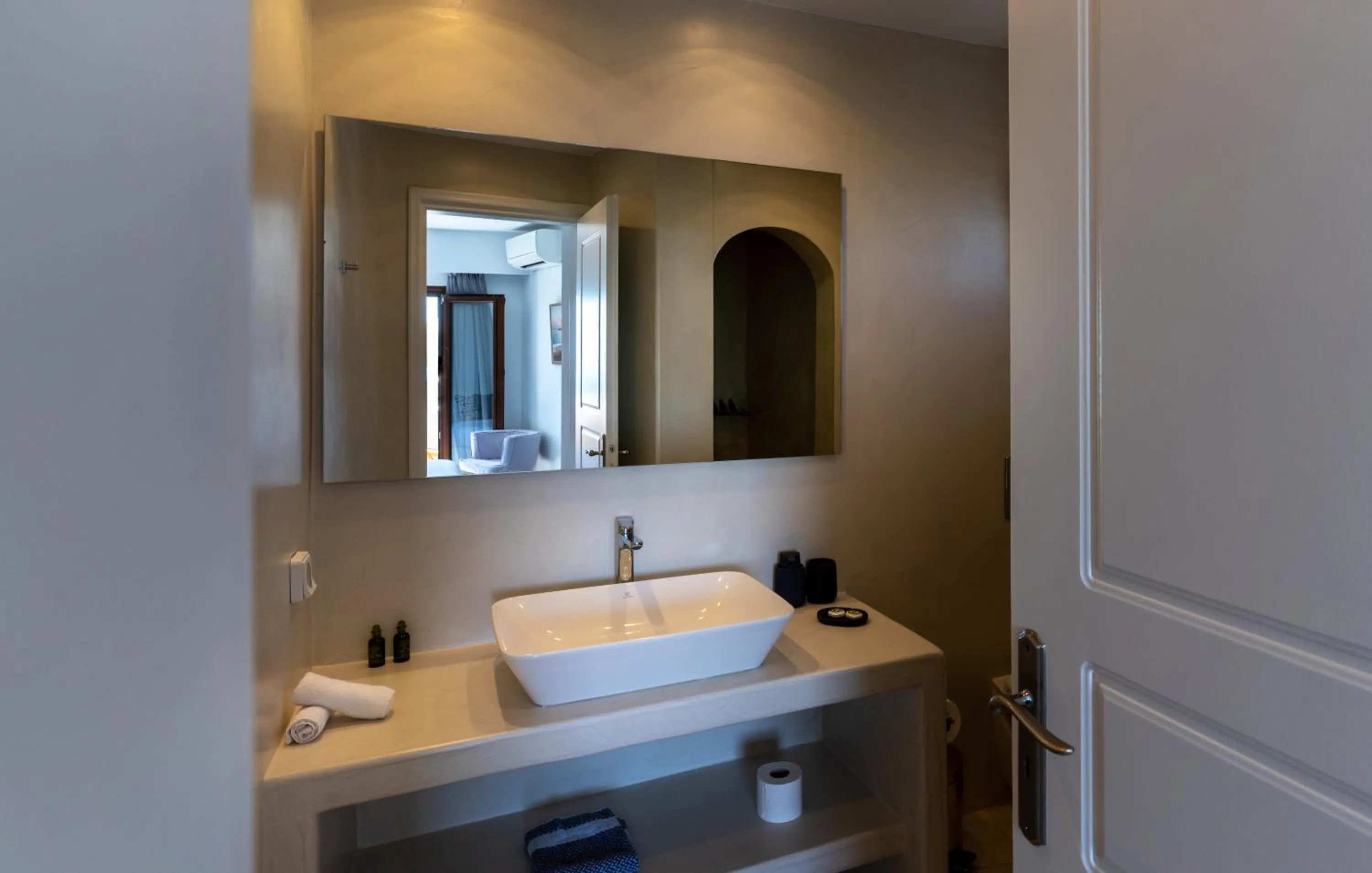 Bathroom in Anamnesis City Spa