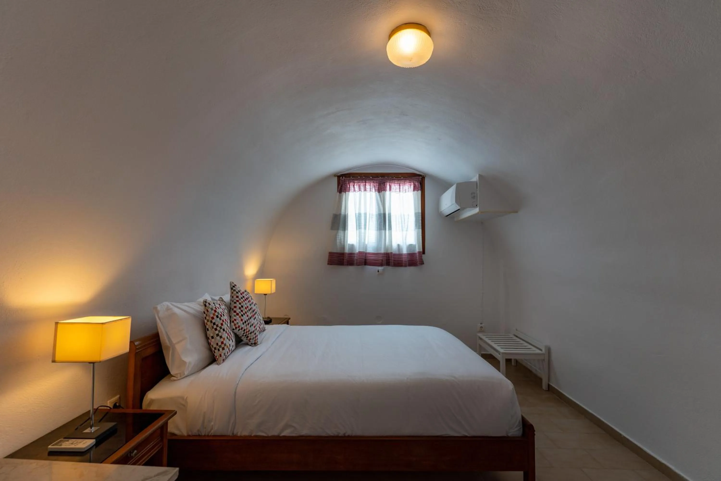 Bed in Anamnesis City Spa