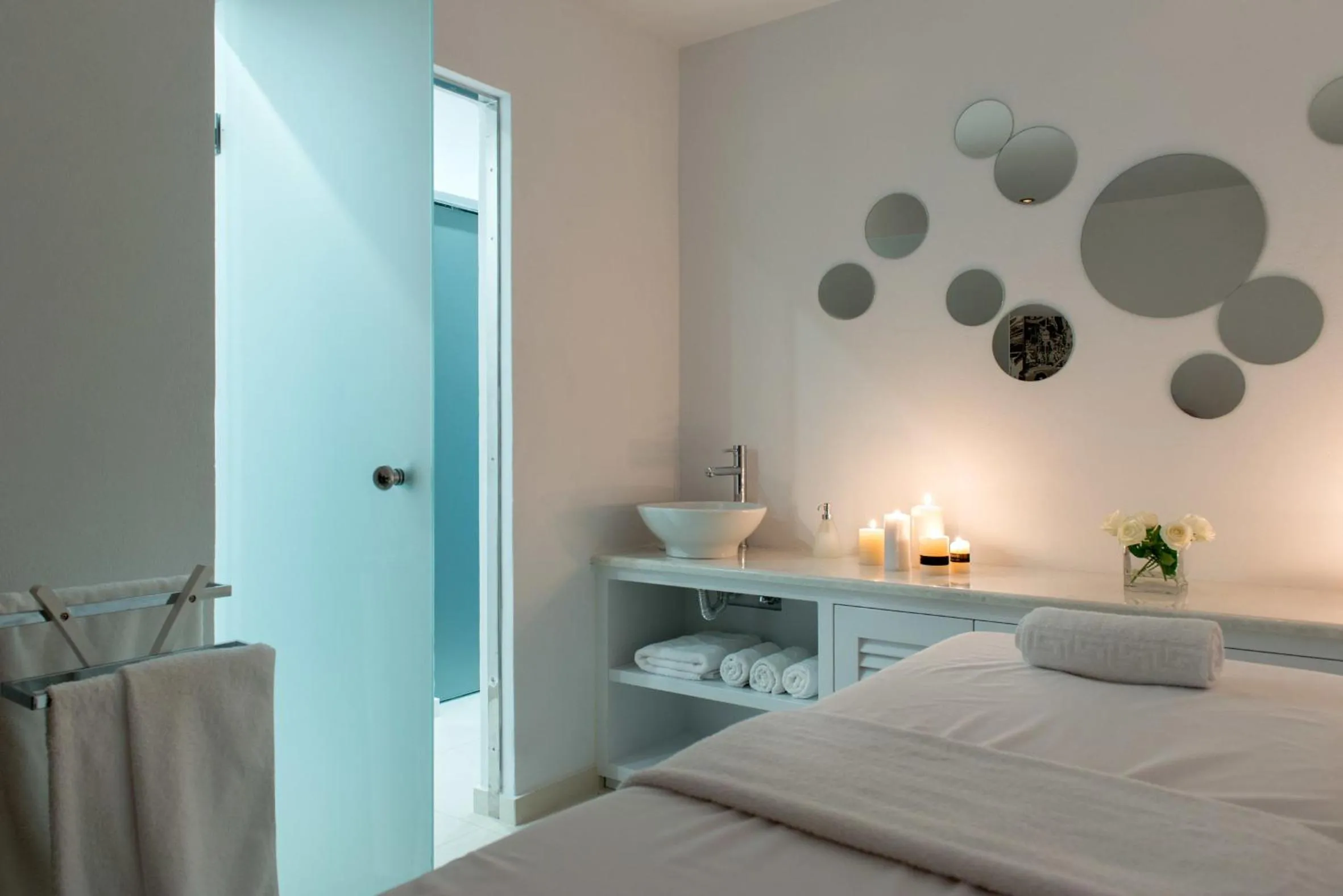 Bed in Anamnesis City Spa