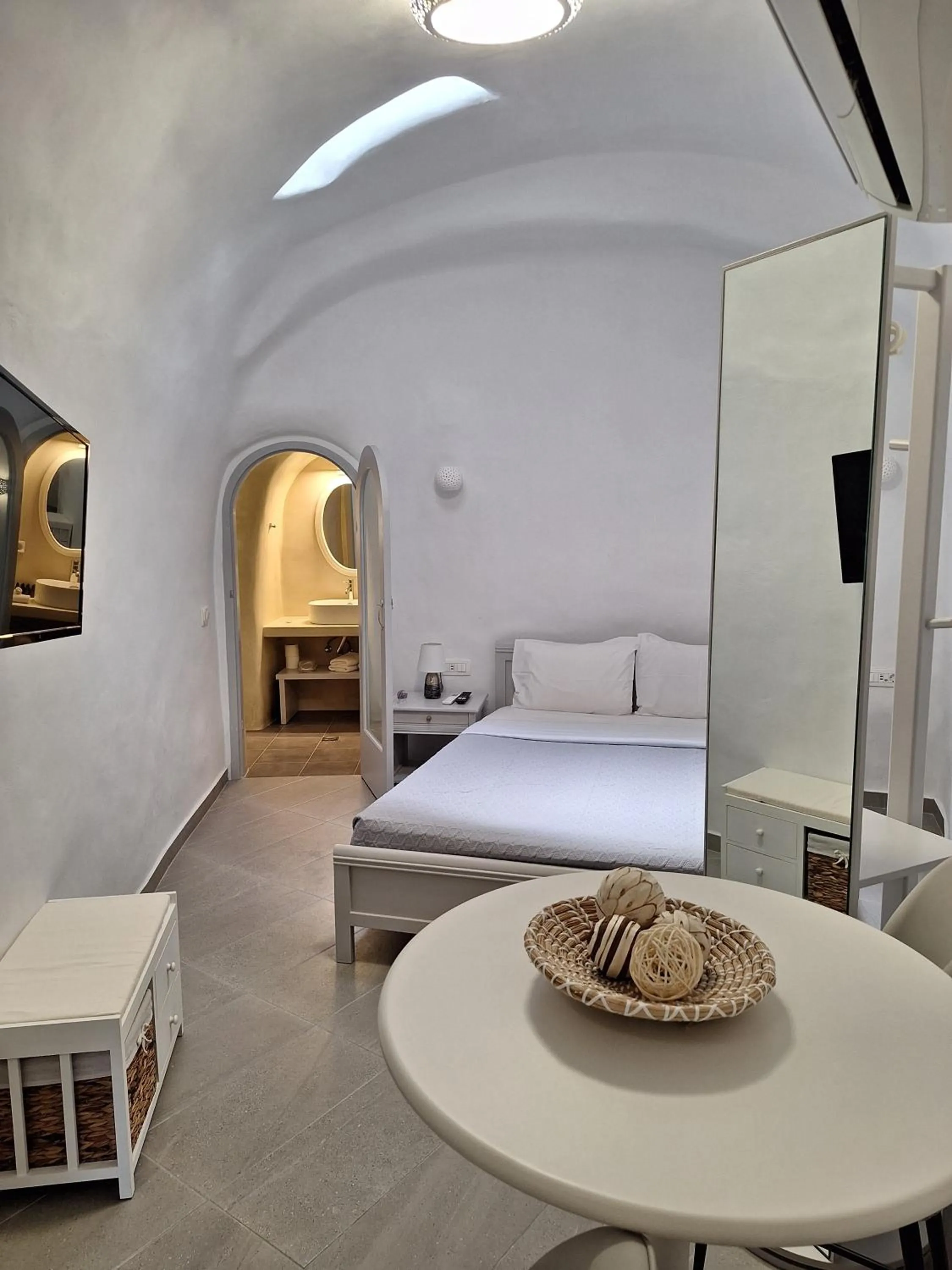 Bed in Anamnesis City Spa