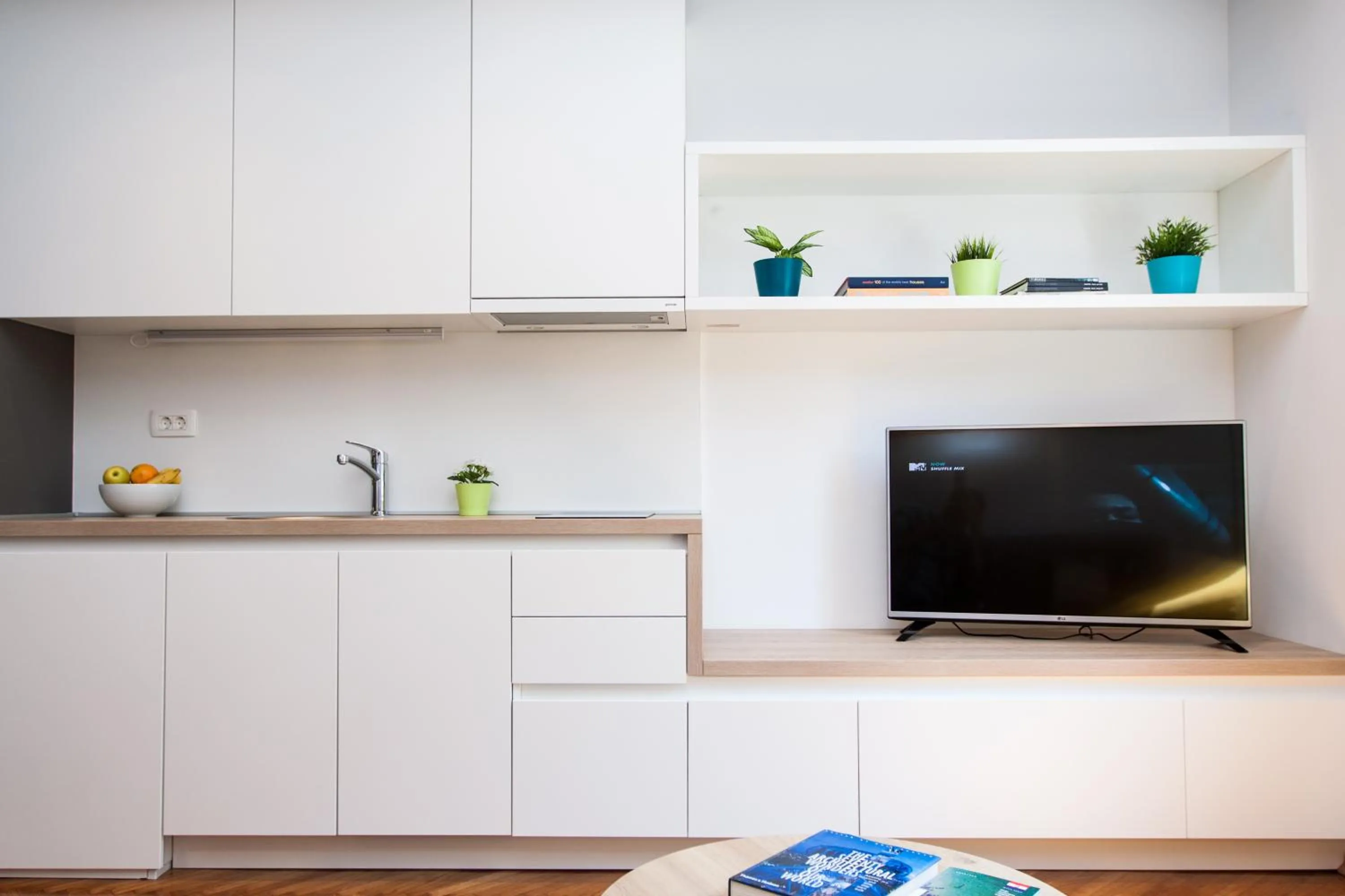 TV and multimedia in LOOX apartments Hatzova