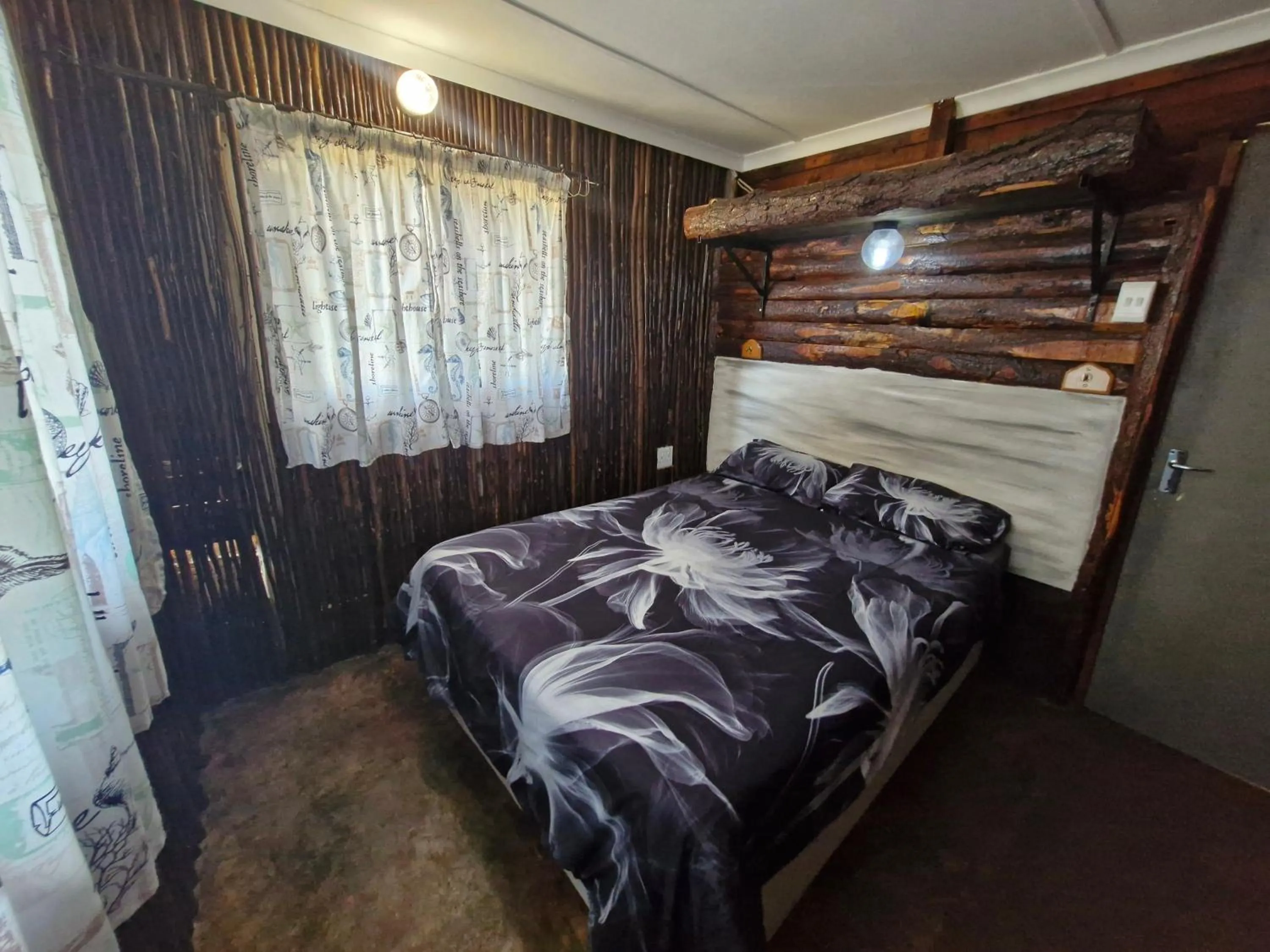 Bed in Tugela Mouth Resort