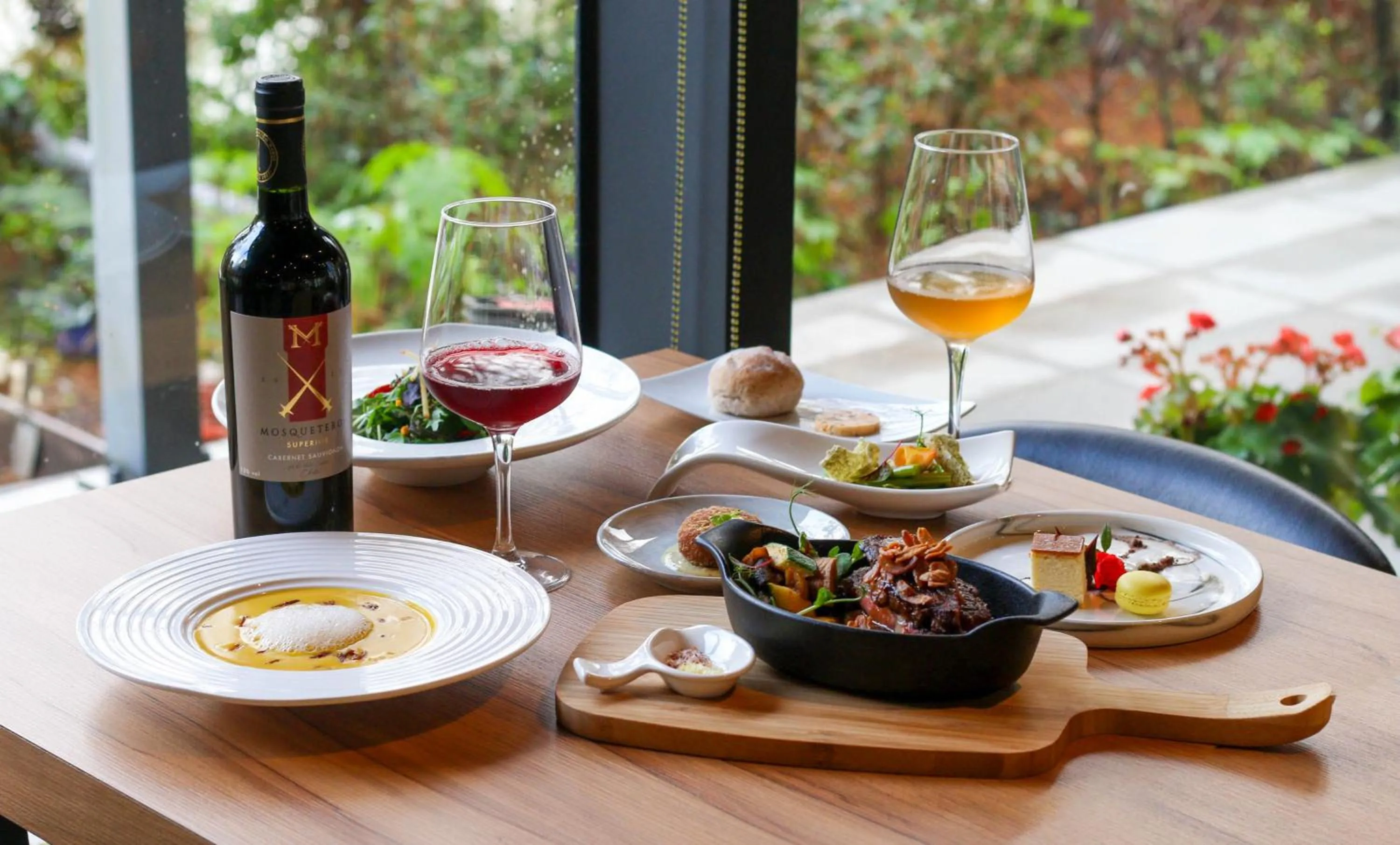 Restaurant/places to eat in Villa LOHERB