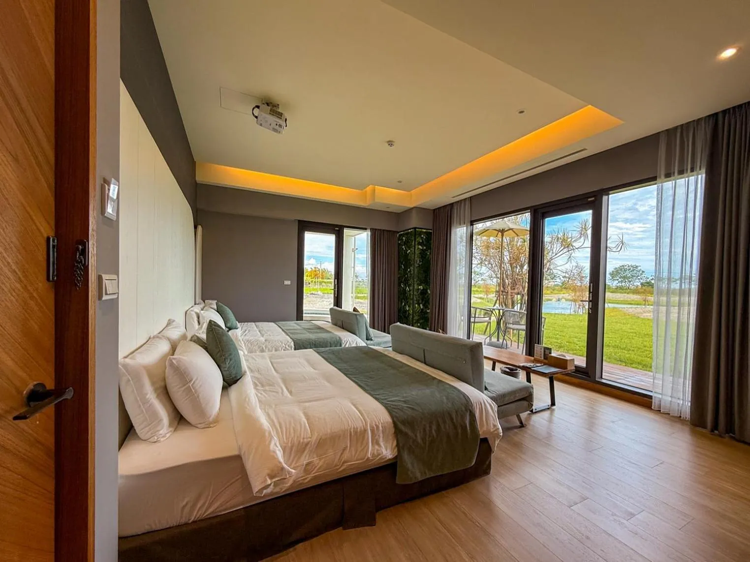 Photo of the whole room, Bed in Villa LOHERB