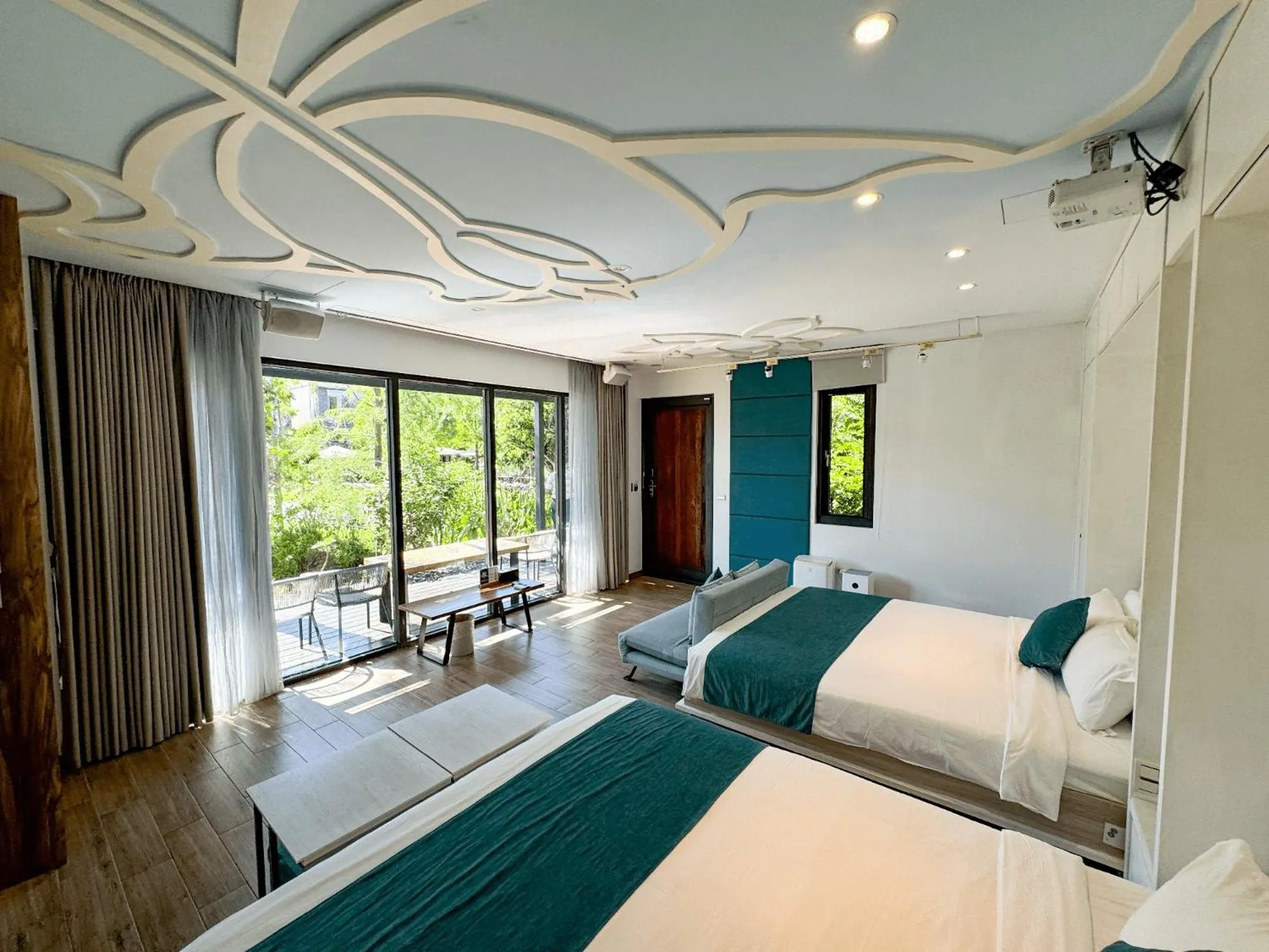 Photo of the whole room, Bed in Villa LOHERB