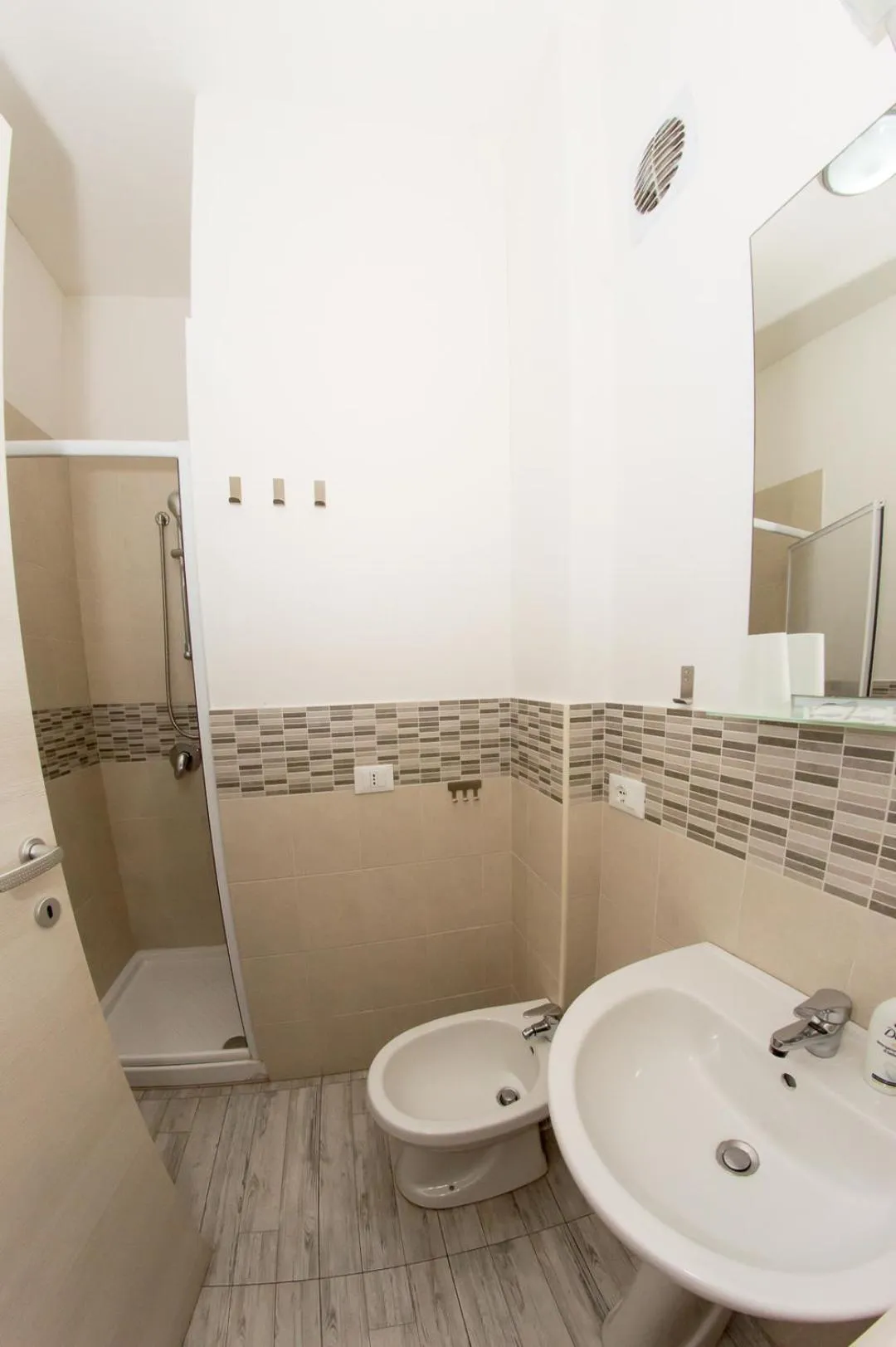 Bathroom in B&B Into Palermo Rooms vicino al teatro Massimo