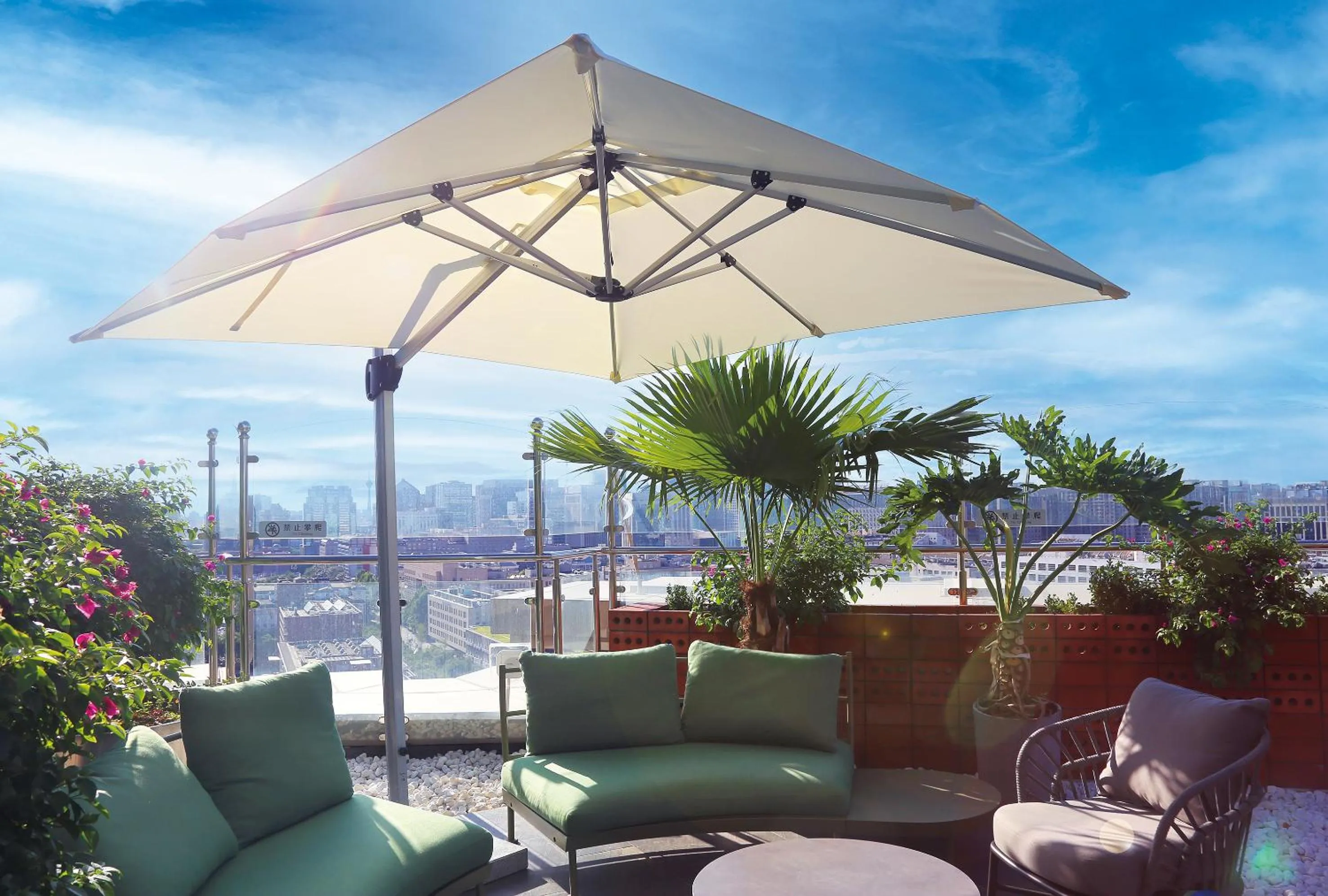 Lounge or bar in Pan Pacific Beijing