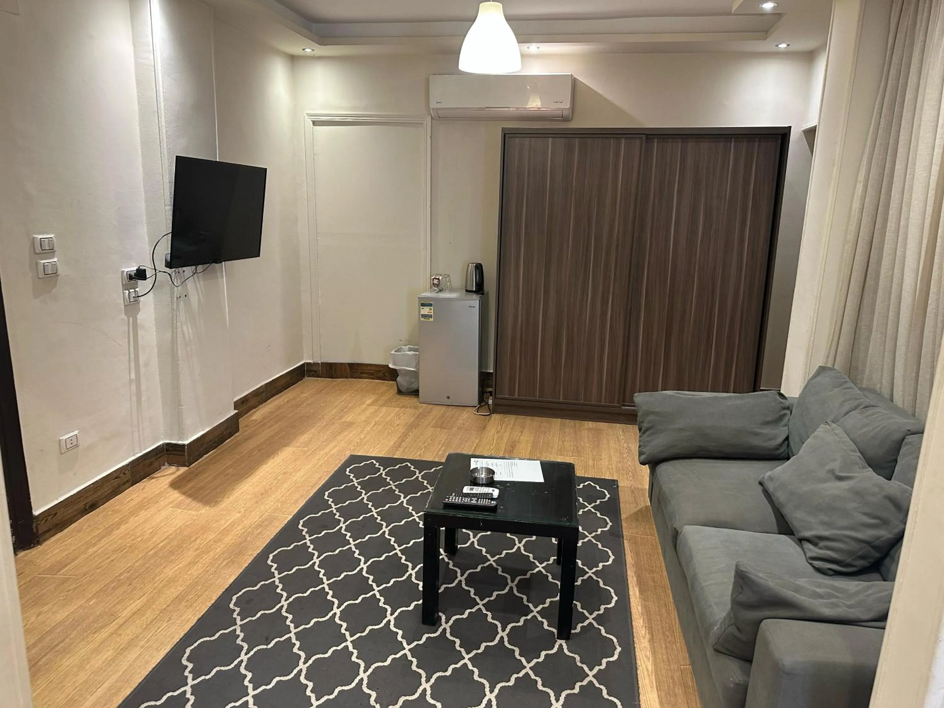 Communal lounge/ TV room in Nakhil Inn Residence