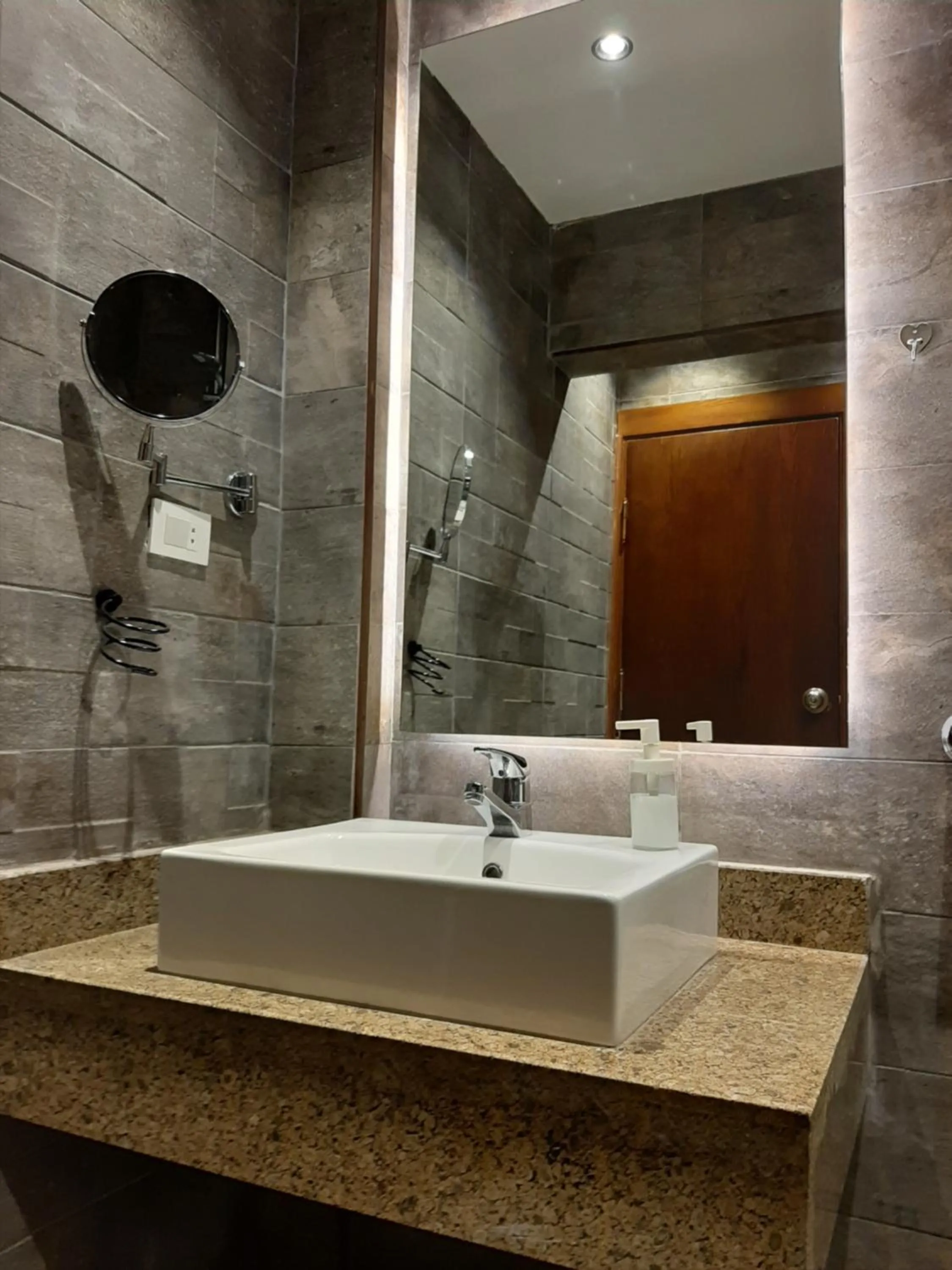 Bathroom in Nakhil Inn Residence