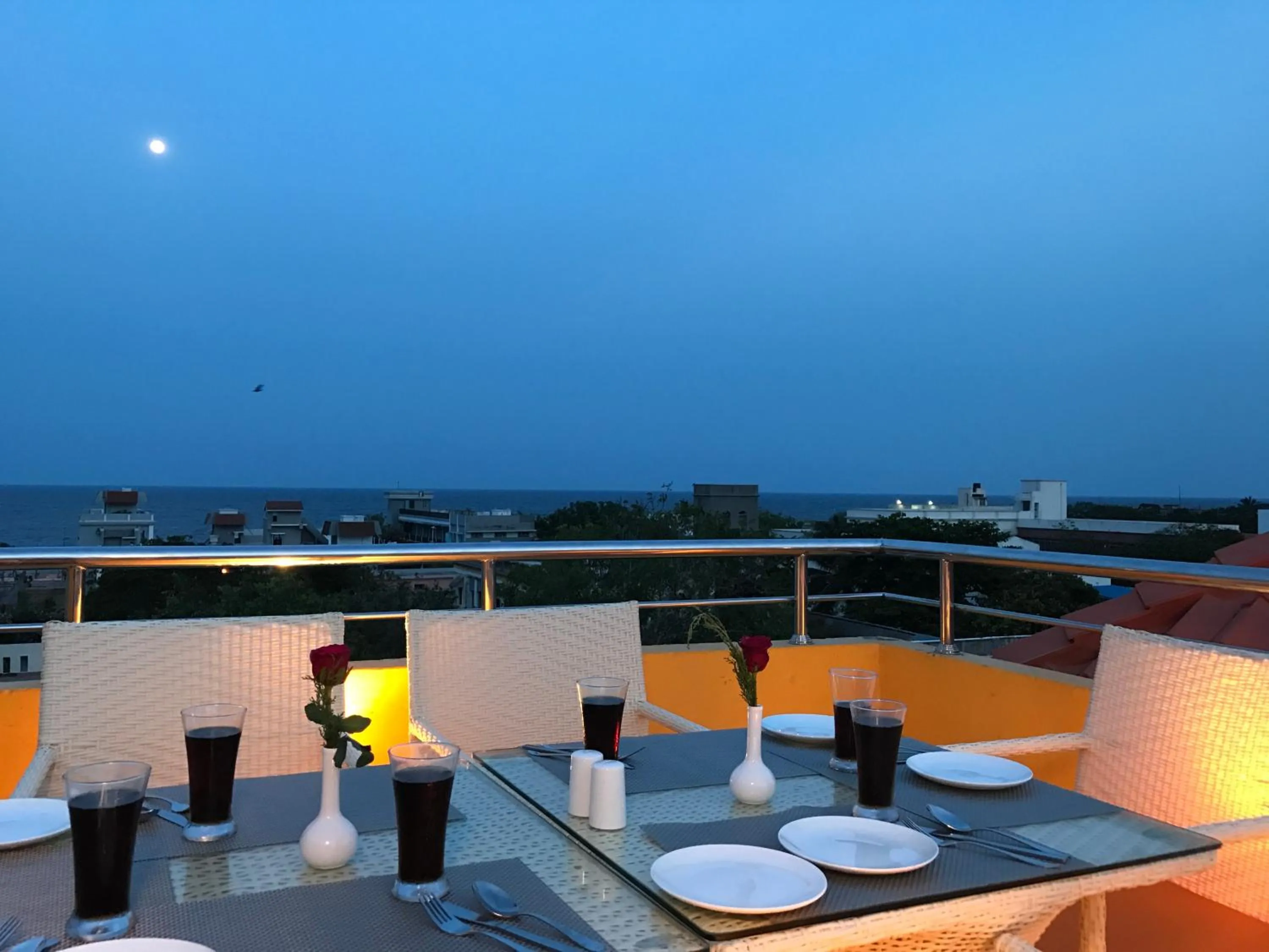 Restaurant/places to eat in Villa Krish