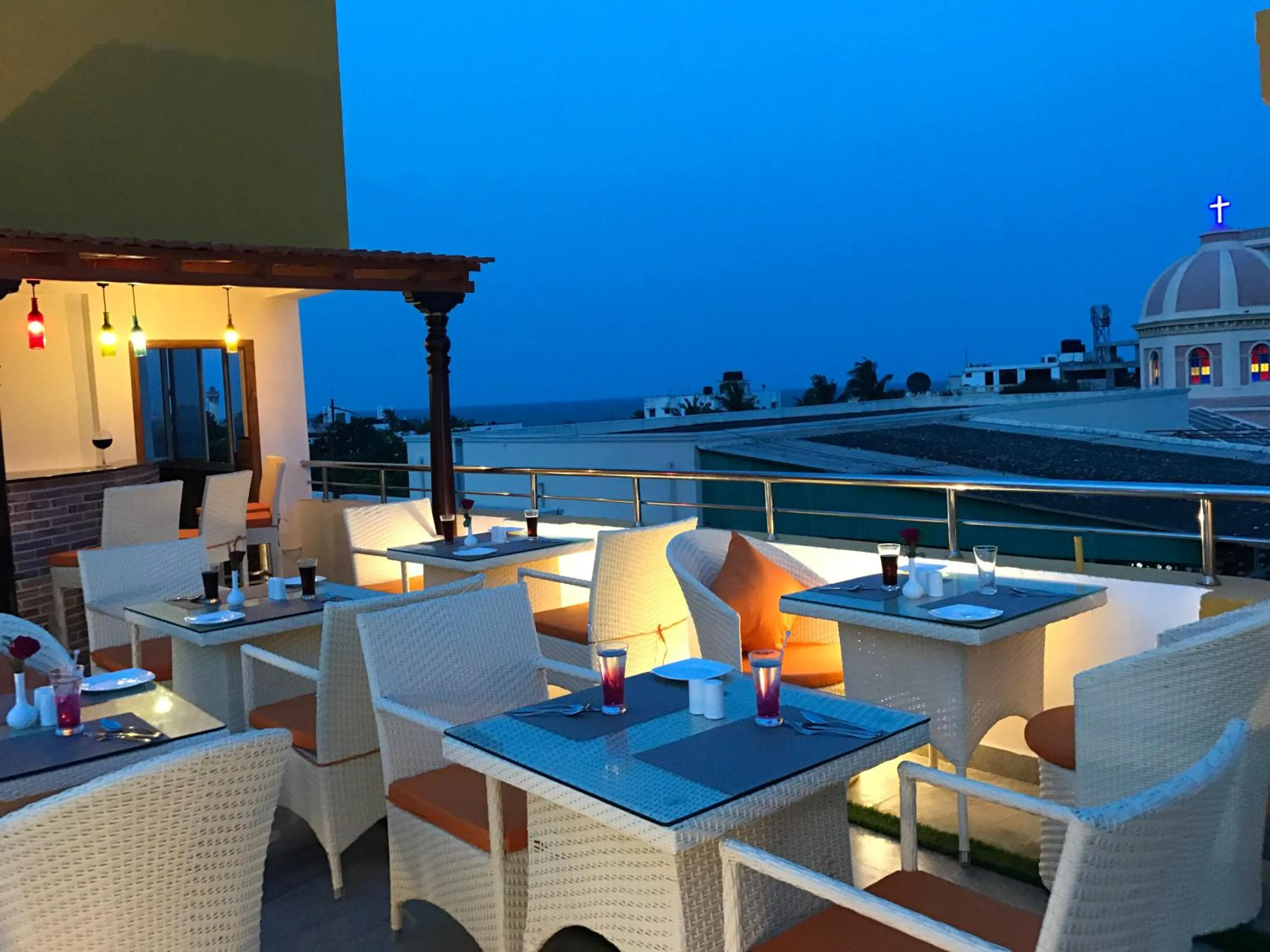 Restaurant/places to eat in Villa Krish