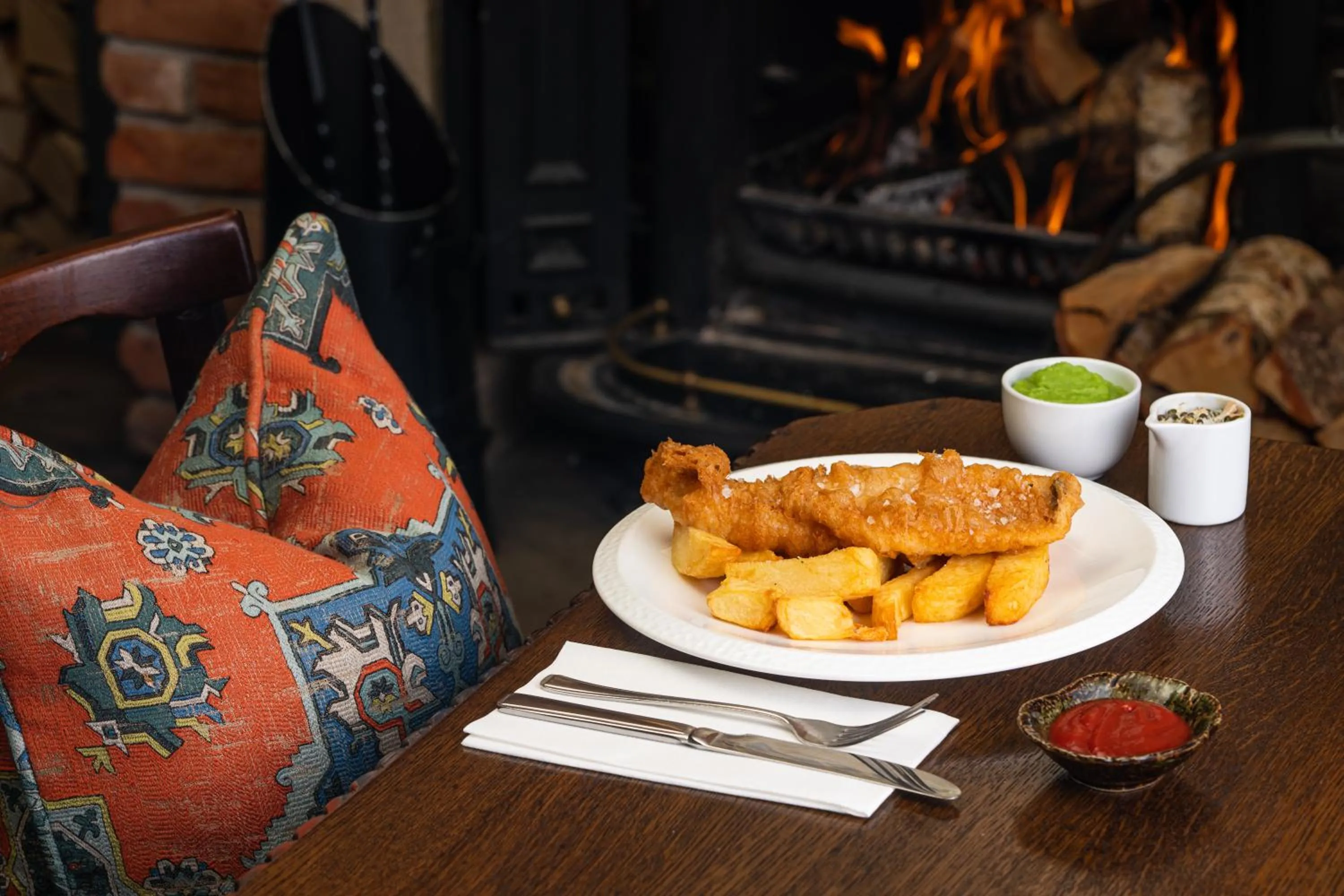 Restaurant/places to eat in The White Hart at Lydgate