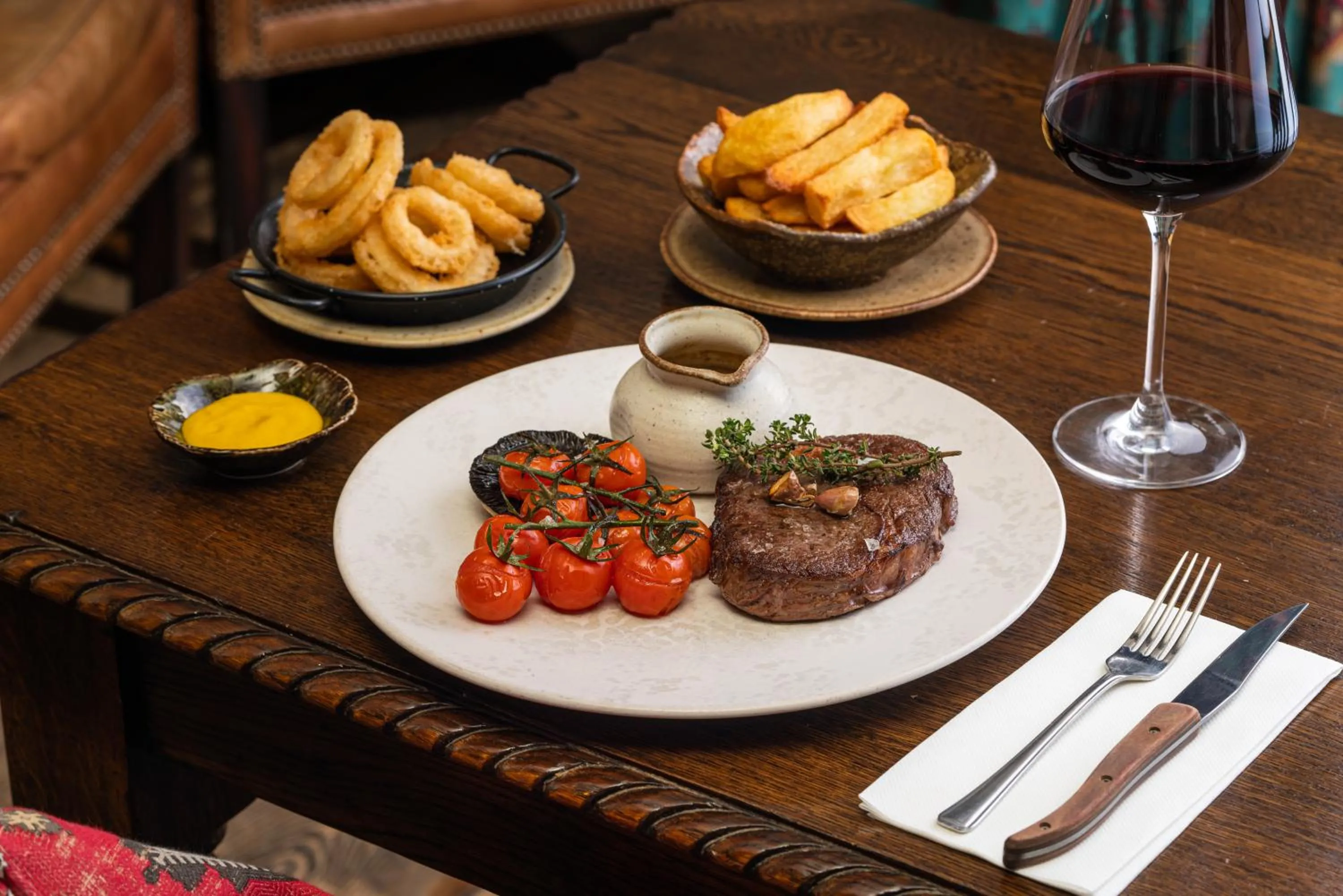 Restaurant/places to eat in The White Hart at Lydgate