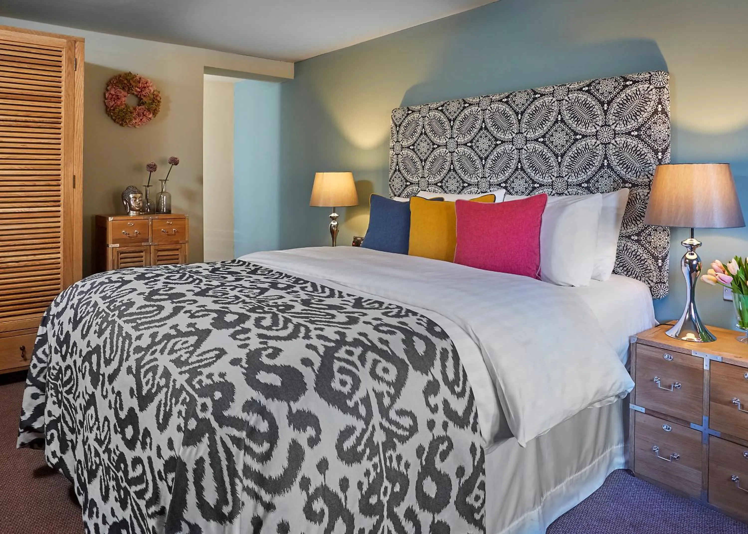 Bed in The White Hart at Lydgate