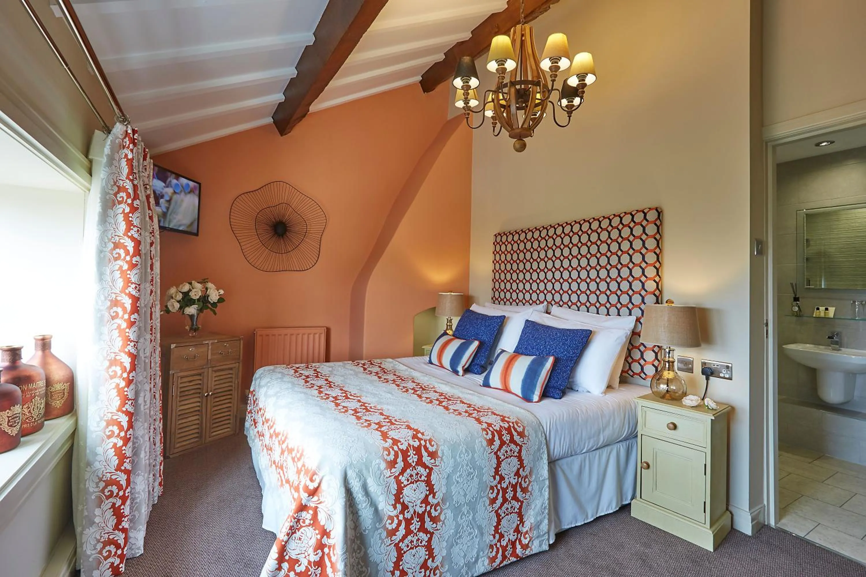 Bed in The White Hart at Lydgate