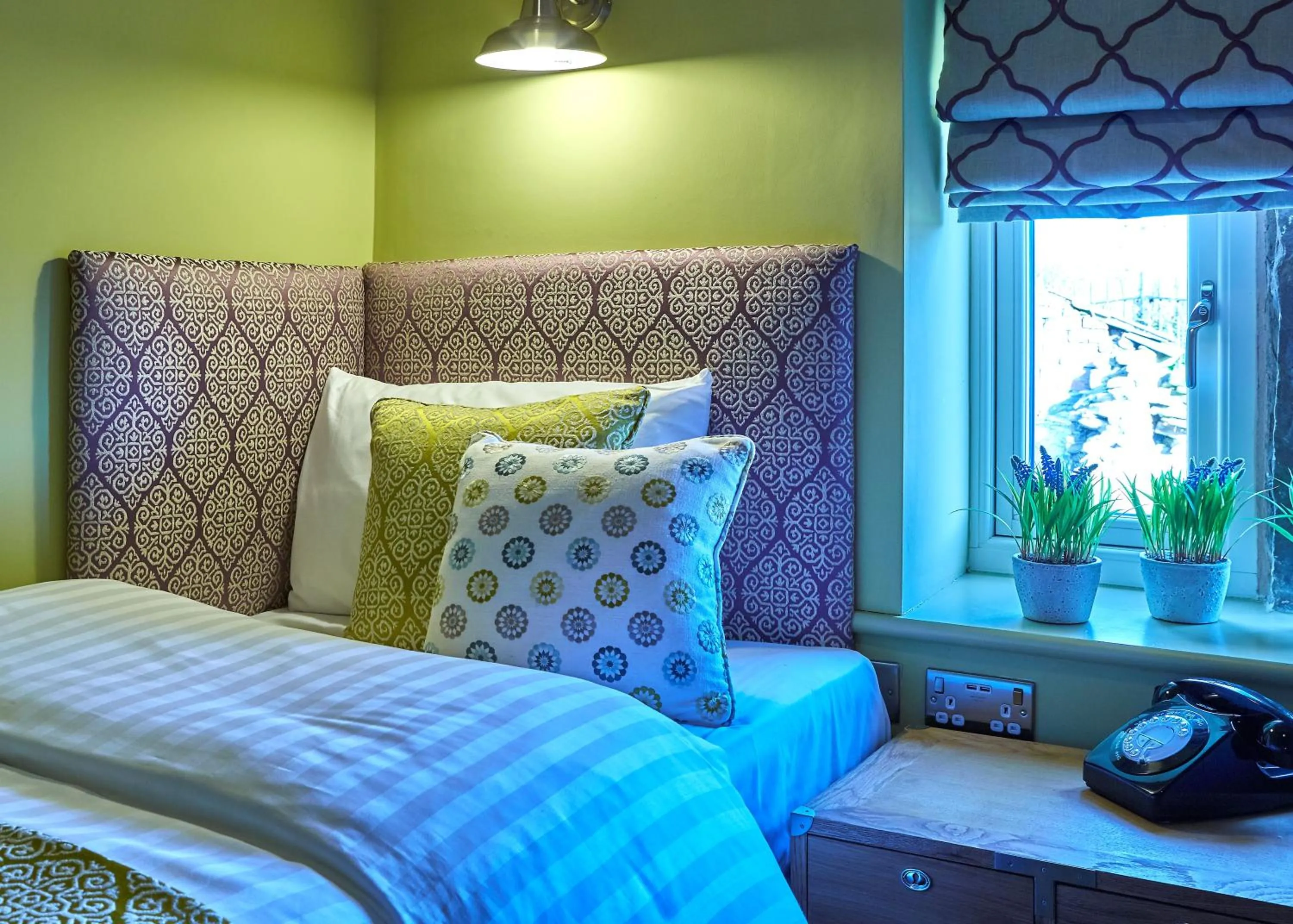 Bed in The White Hart at Lydgate